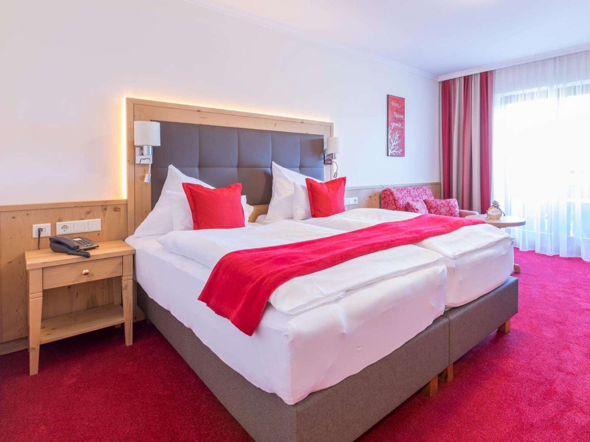 Double Room with Balcony - Photo 3