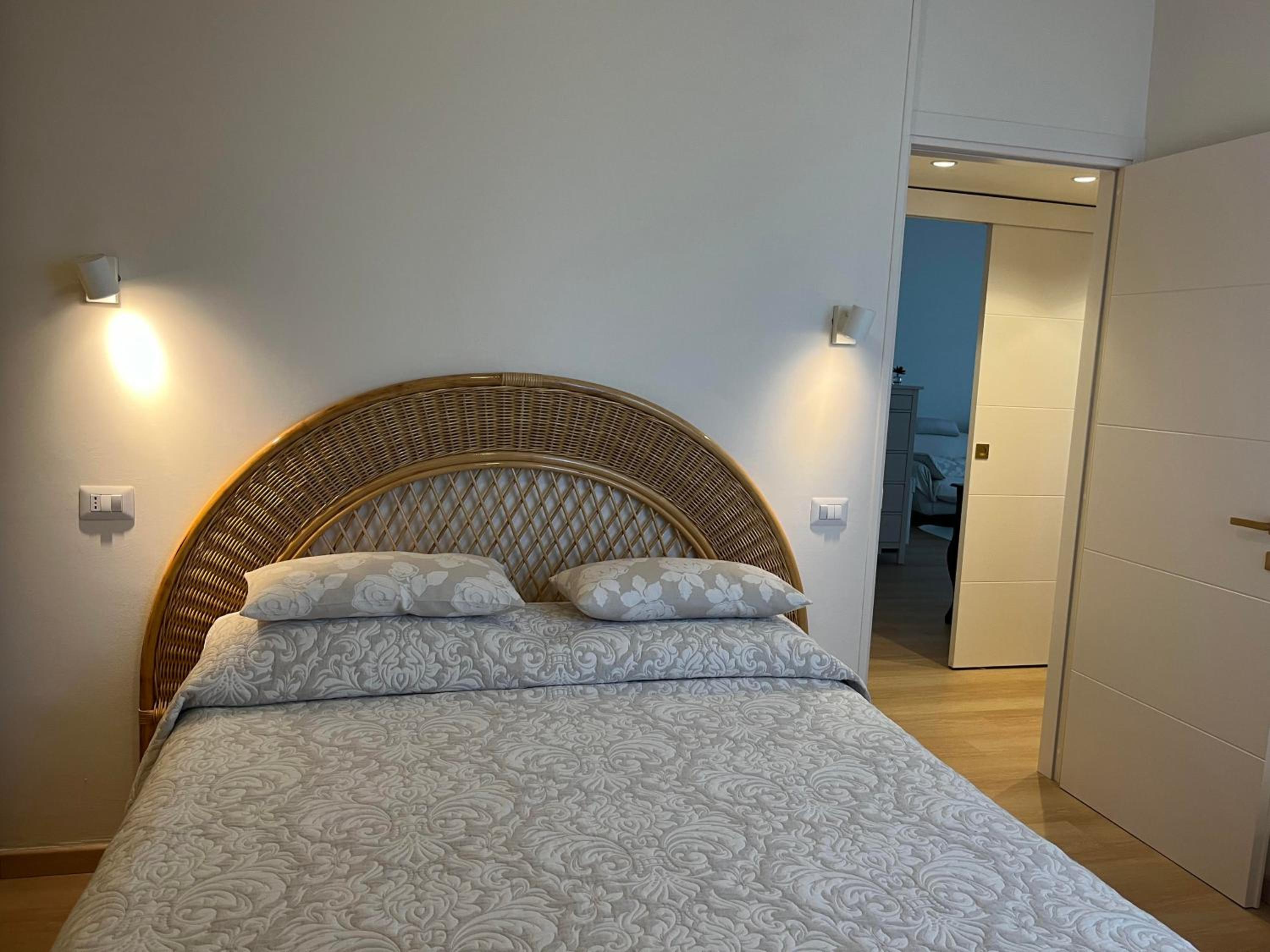 Two-Bedroom Deluxe Apartment photo 2