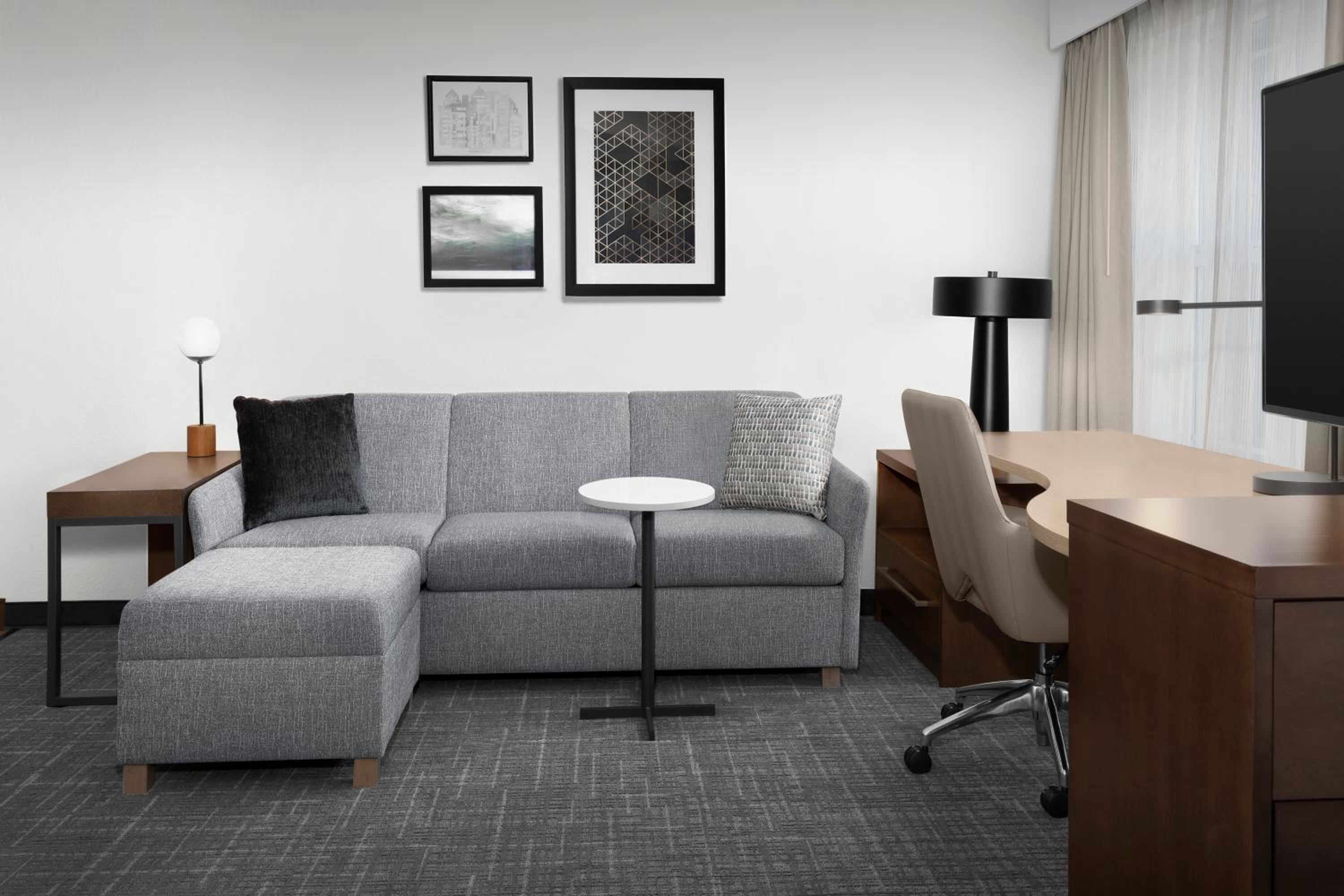 King Studio with Sofa Bed - Photo 6