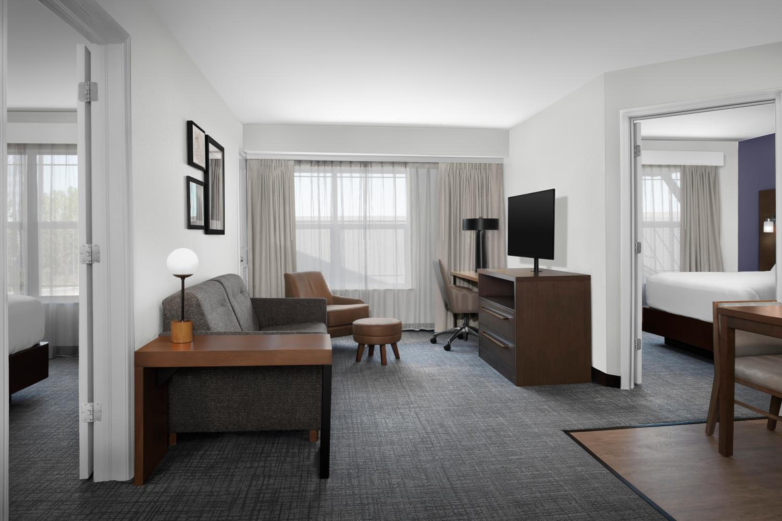 Two-Bedroom Suite - Photo 2