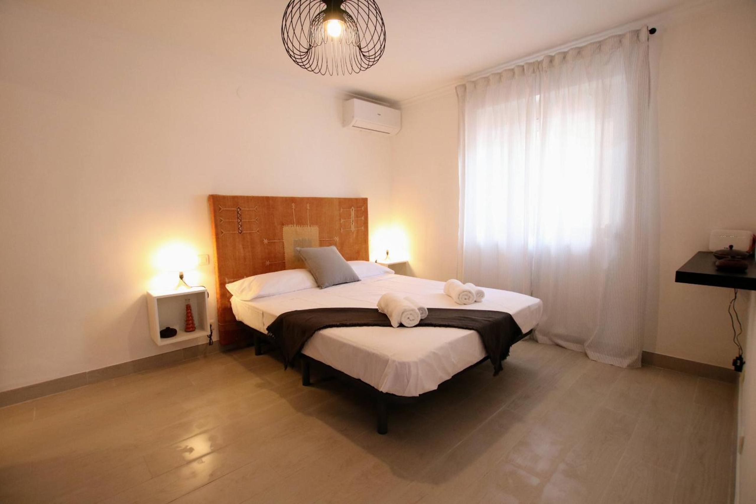 Three-Bedroom House photo 3