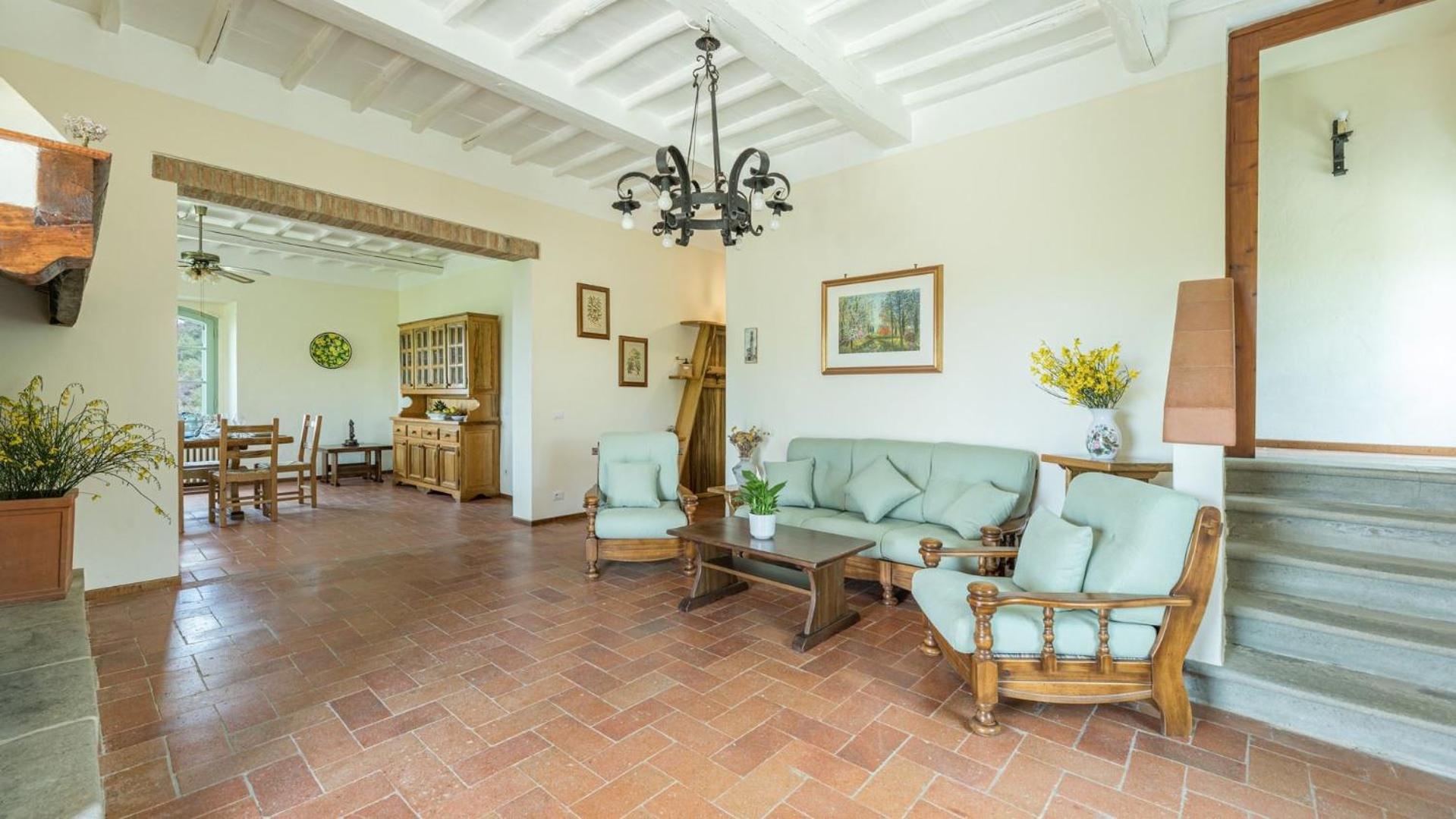 Five-Bedroom Villa photo 1