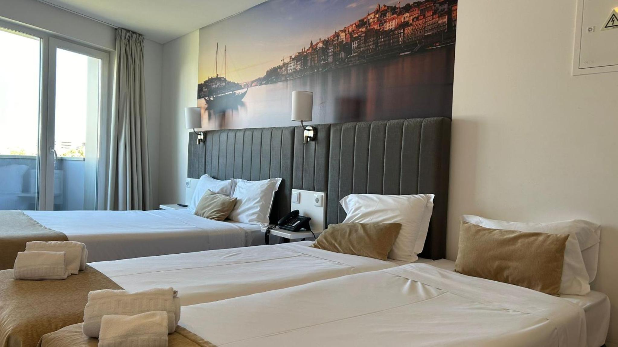 Triple Room with Balcony - Photo 4