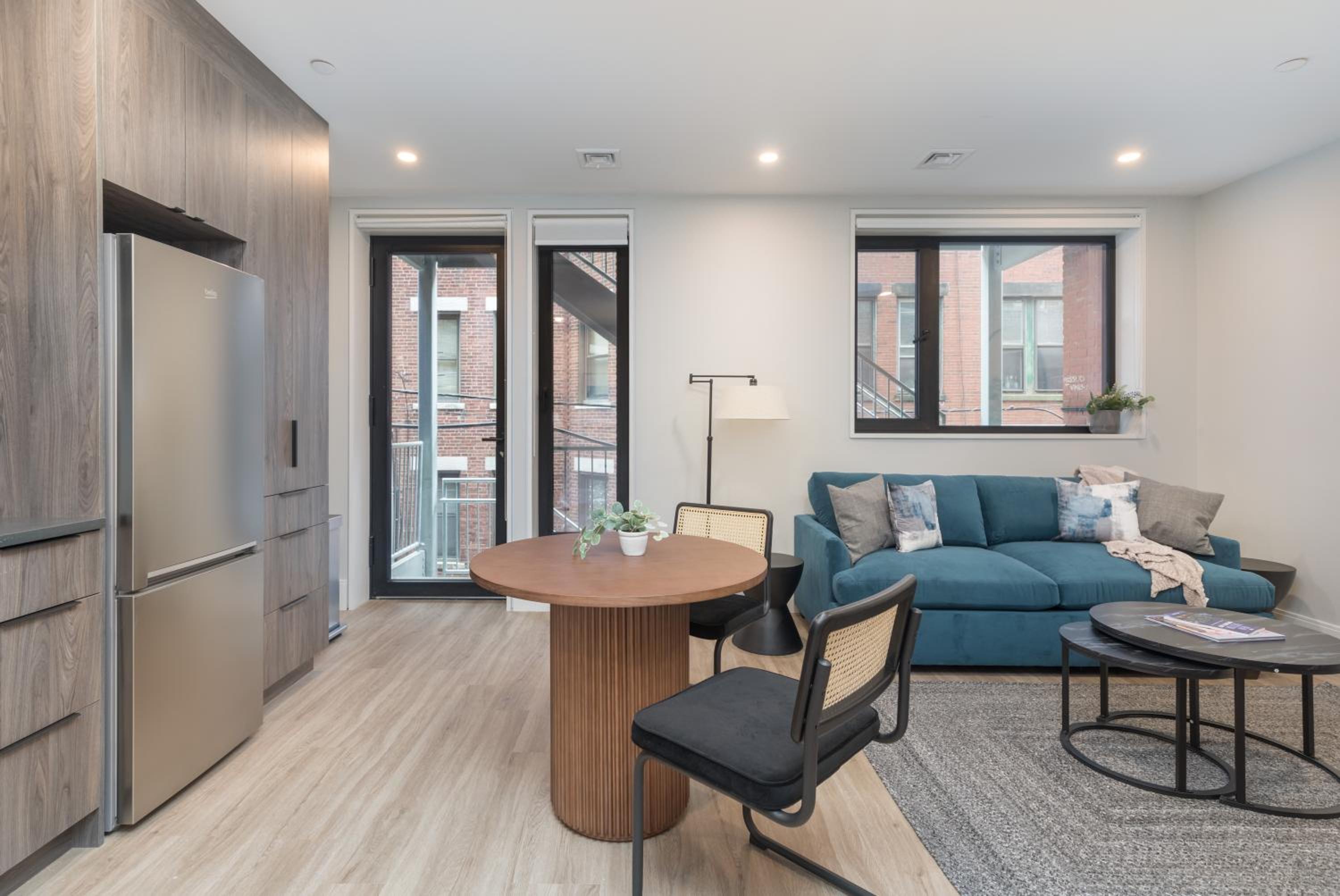 Deluxe One-Bedroom Apartment