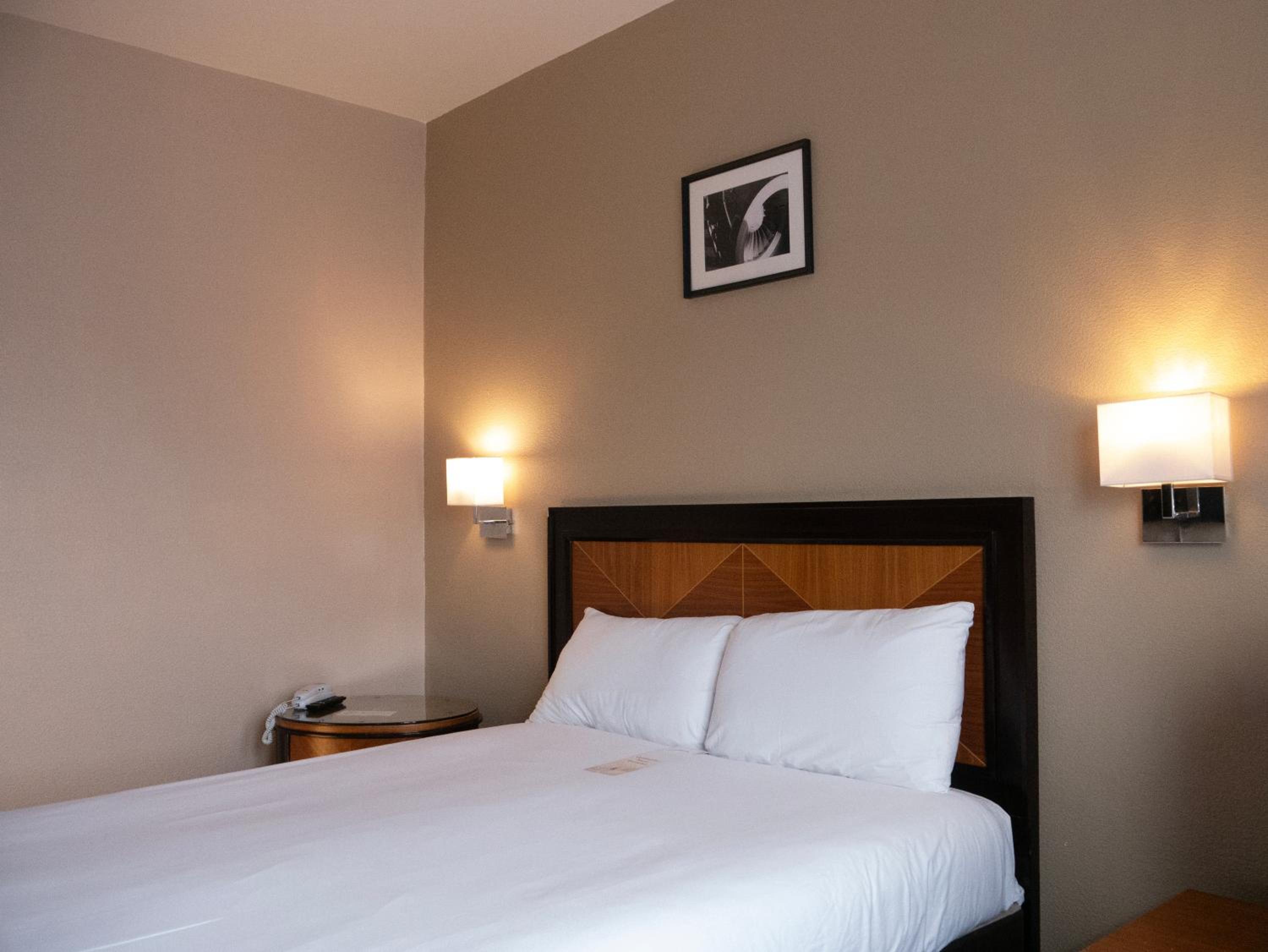 Double Room - Photo 2