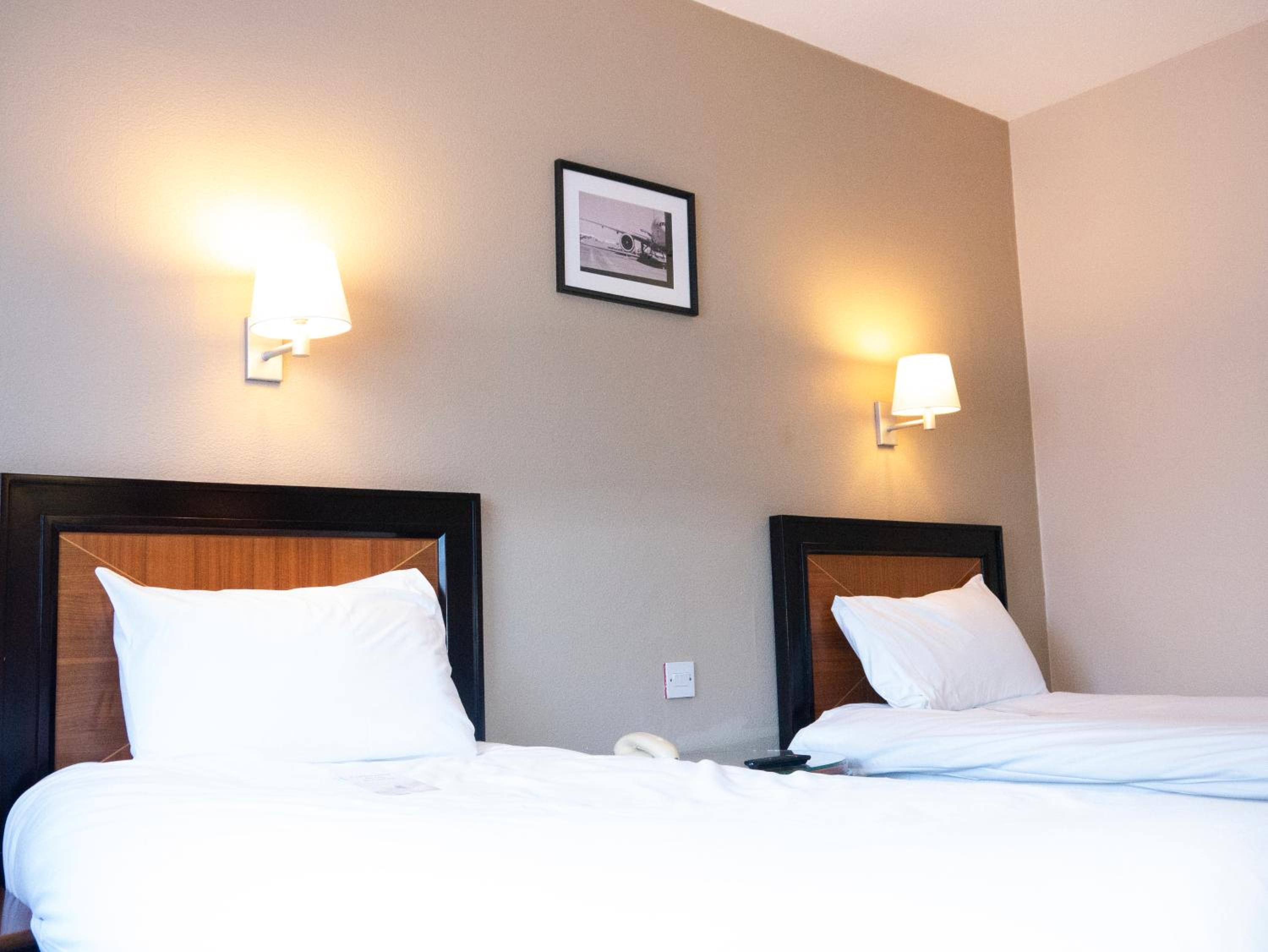 Twin Room - Photo 1