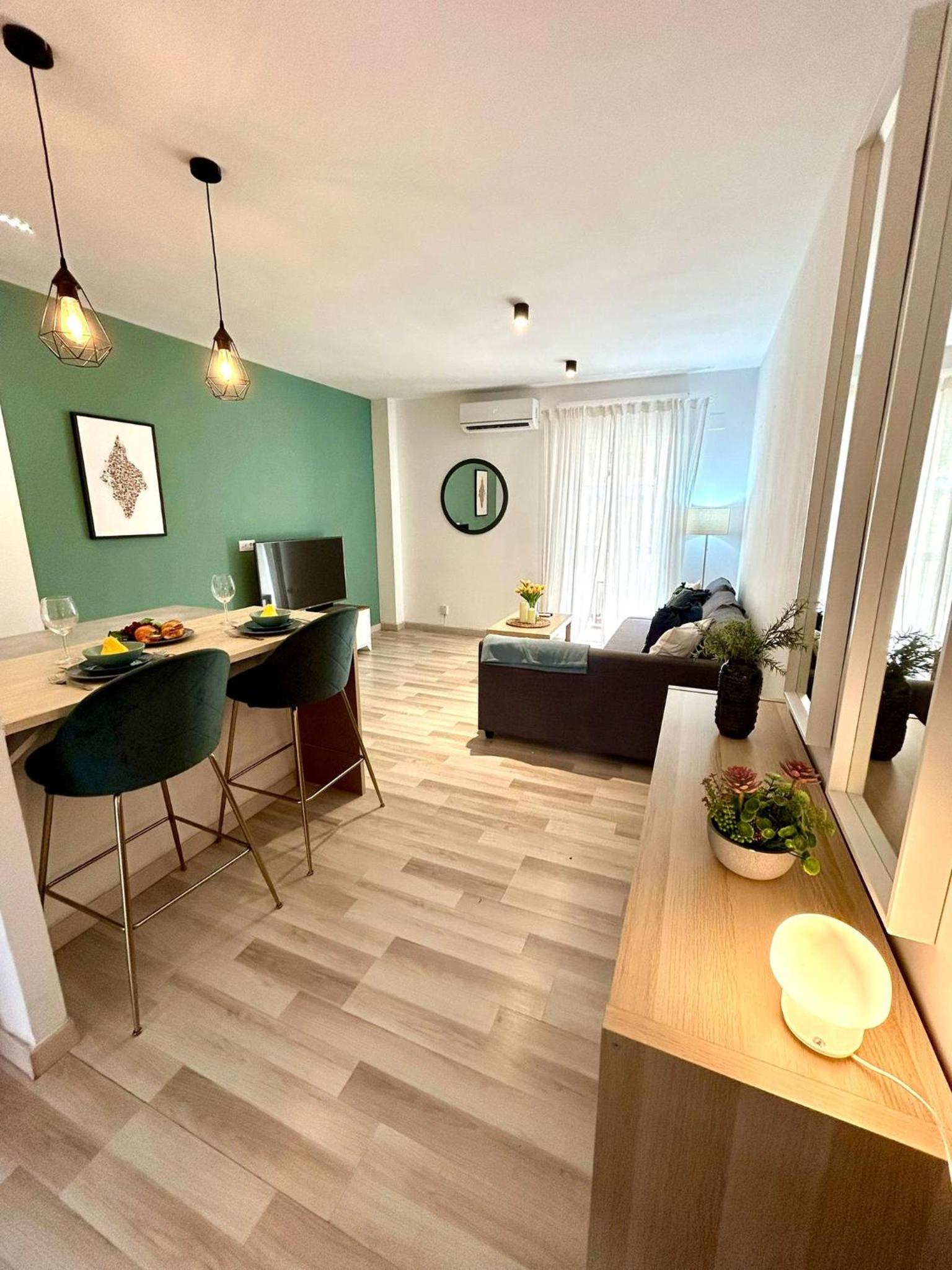 Apartamento loft de una habitación con balcón