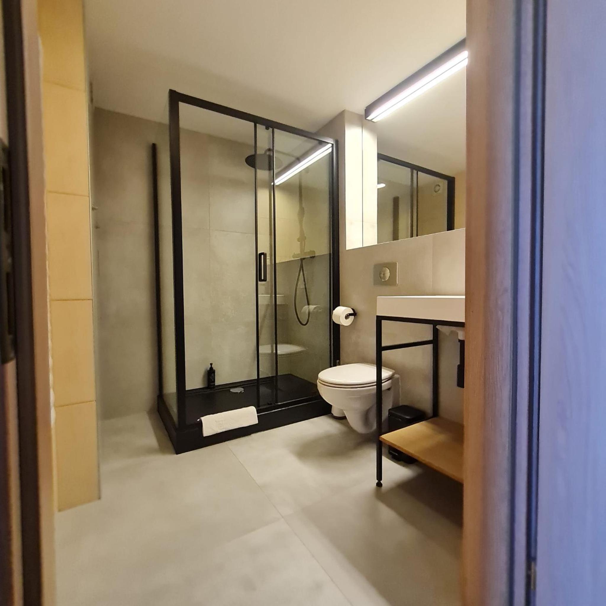 One-Bedroom Premium Apartment photo 3