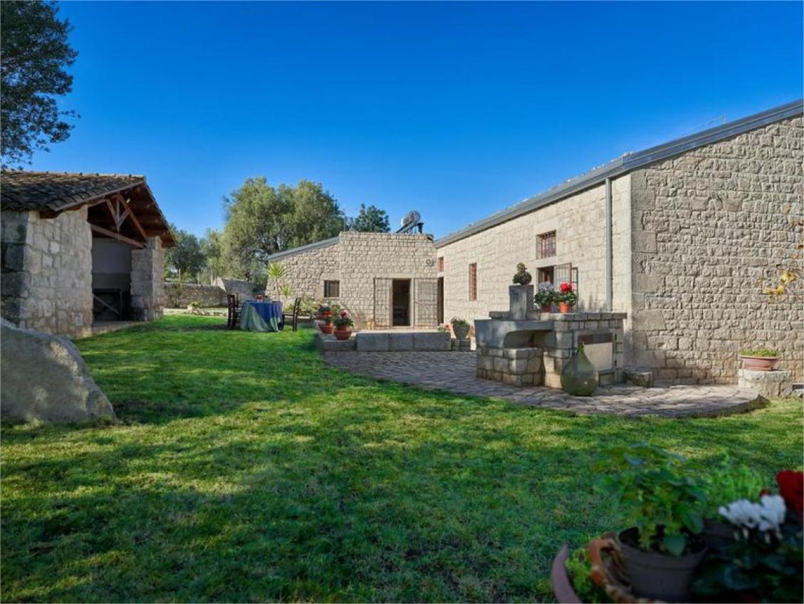 Three-Bedroom Vacation Home  photo 2