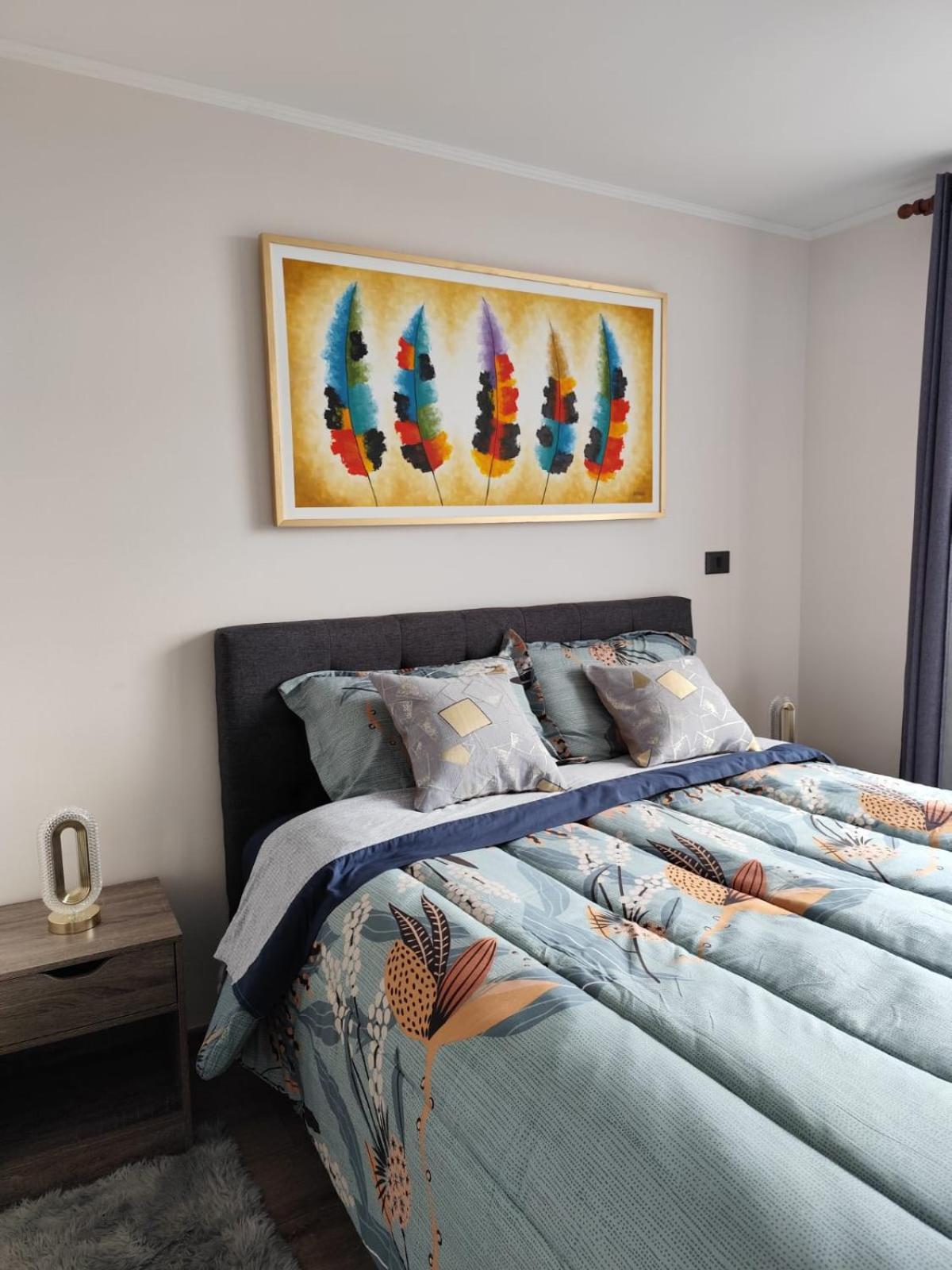 Two-Bedroom Apartment with Lake View photo 2
