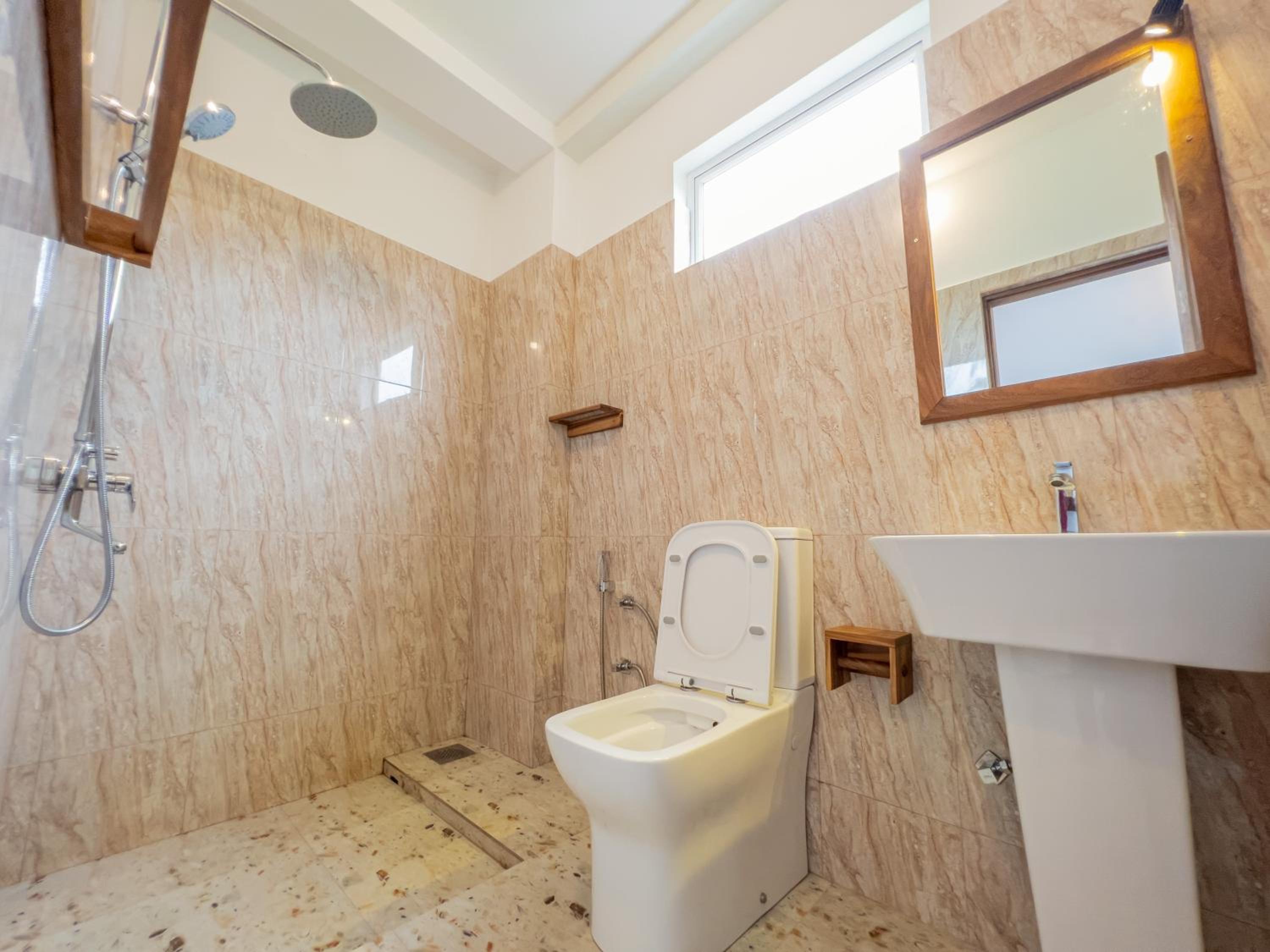 Double Room with Private Bathroom photo 3