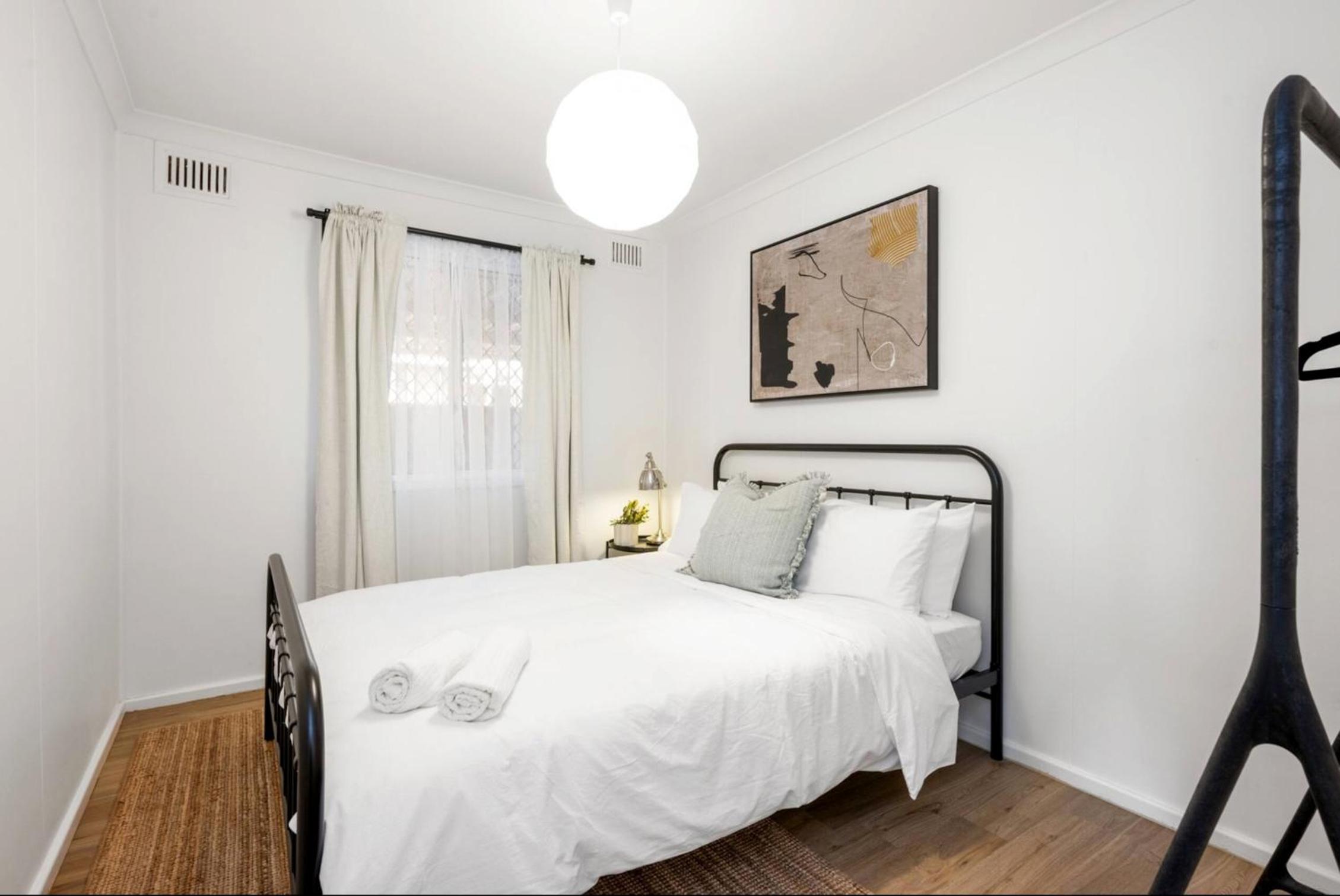 Three-Bedroom House photo 2