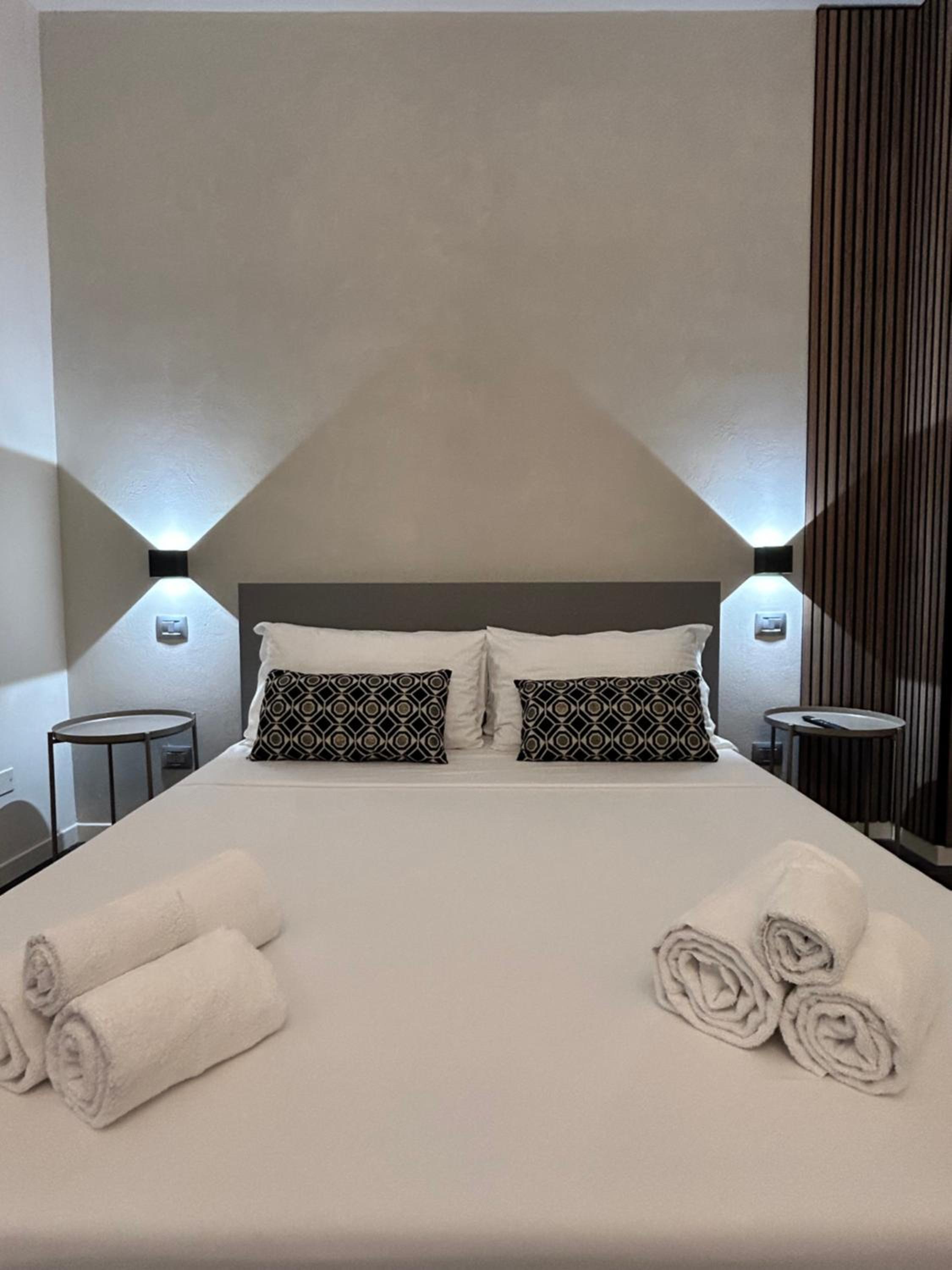 One-Bedroom Deluxe Apartment