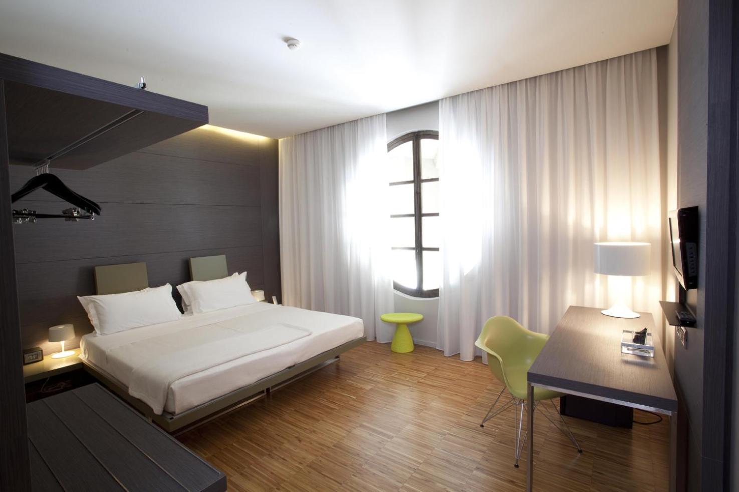 Deluxe Double or Twin Room - Photo 1