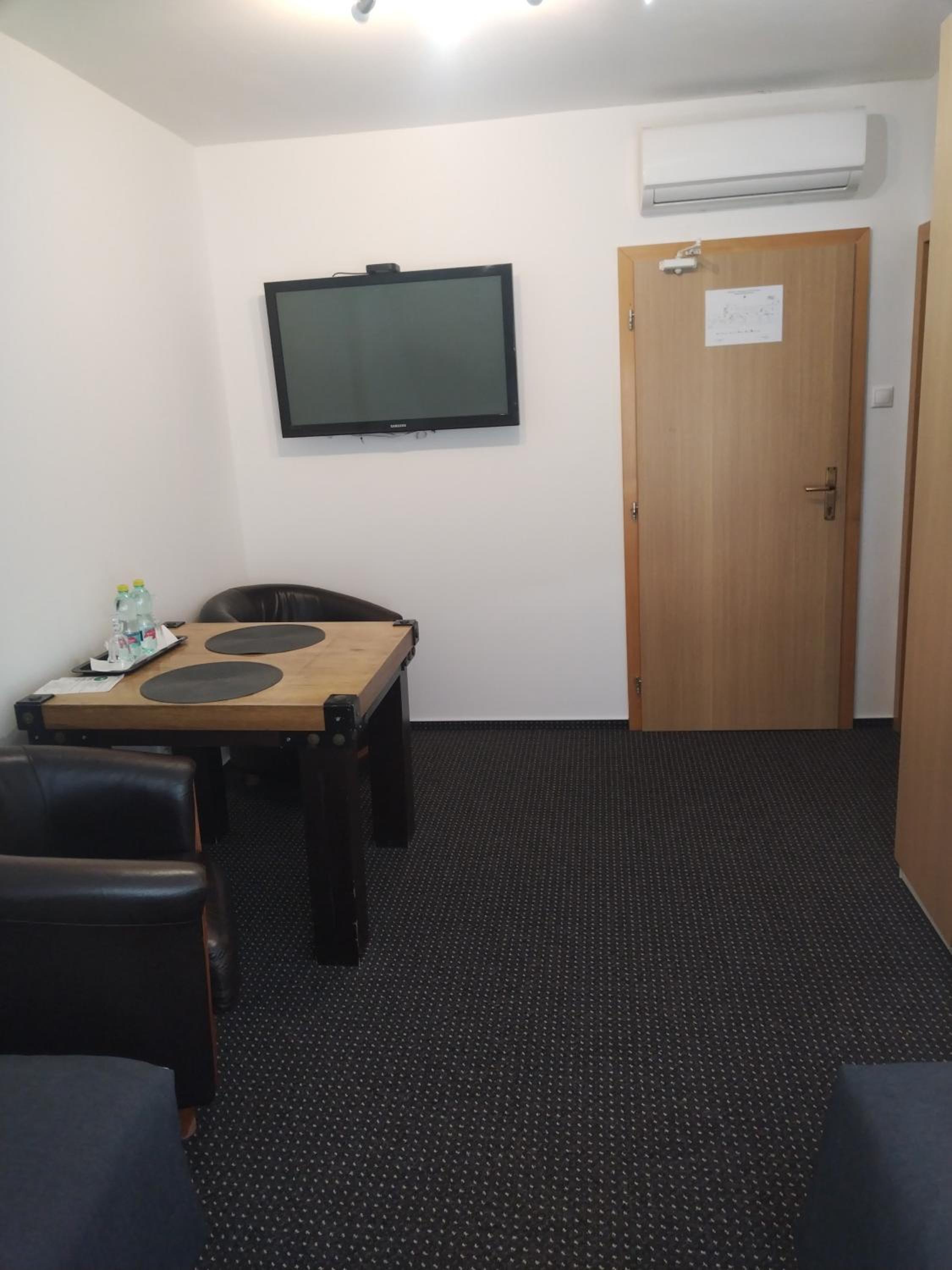 Double or Twin Room photo 3