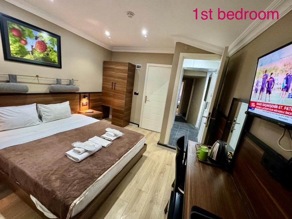 Superior Queen Room with Two Queen Beds photo 2