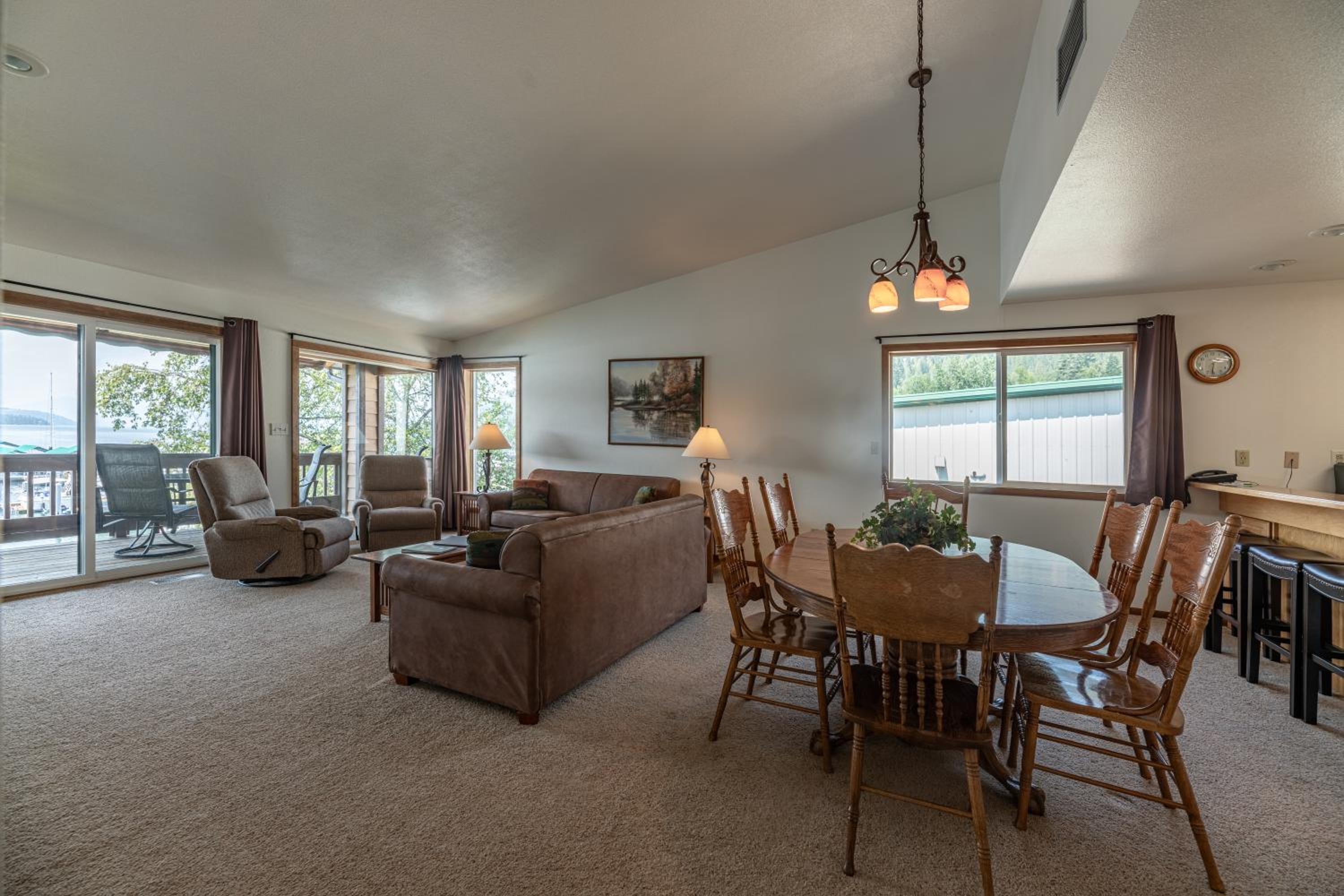 Three-Bedroom Suite photo 3