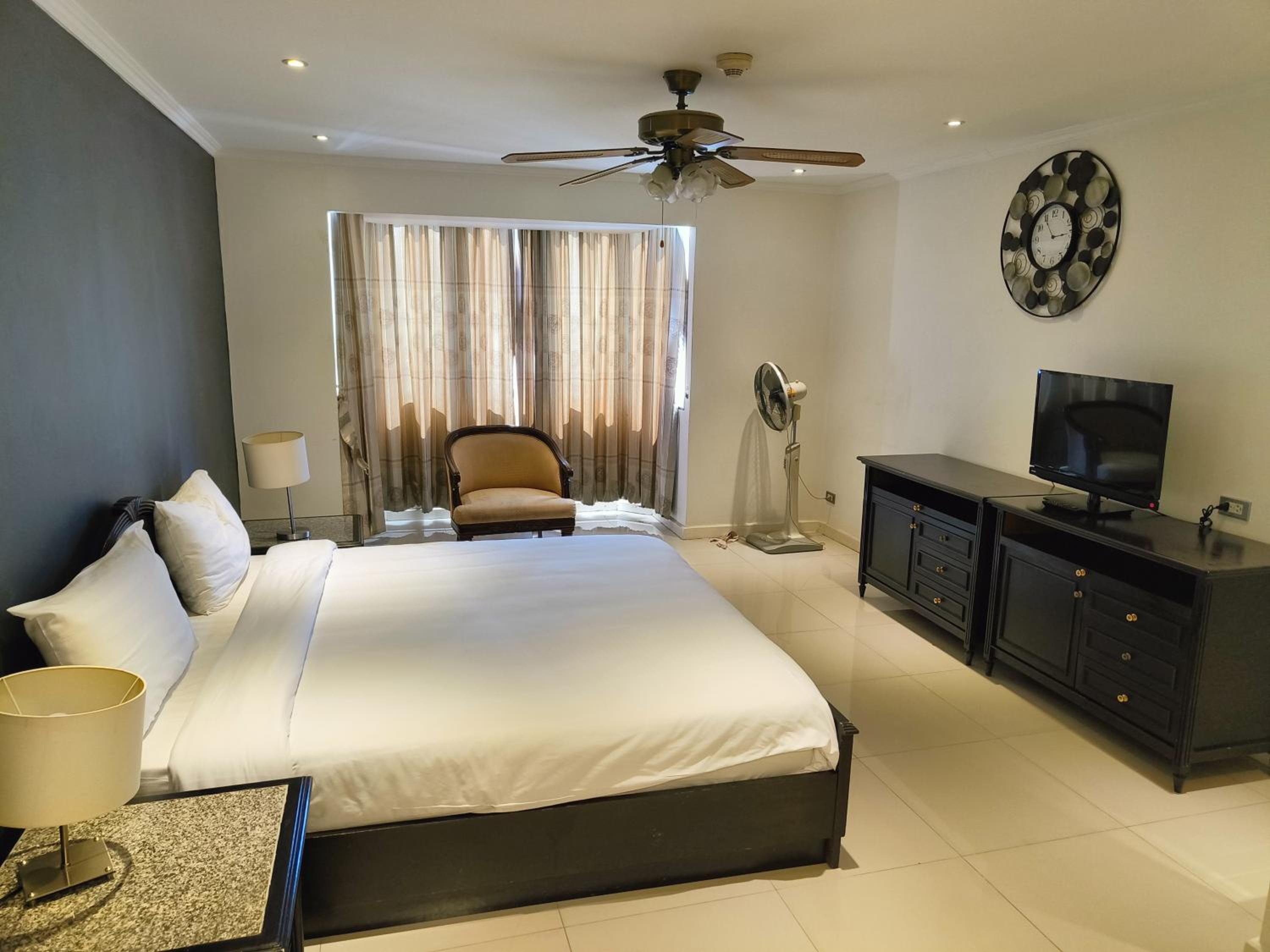 One-Bedroom Suite photo 2