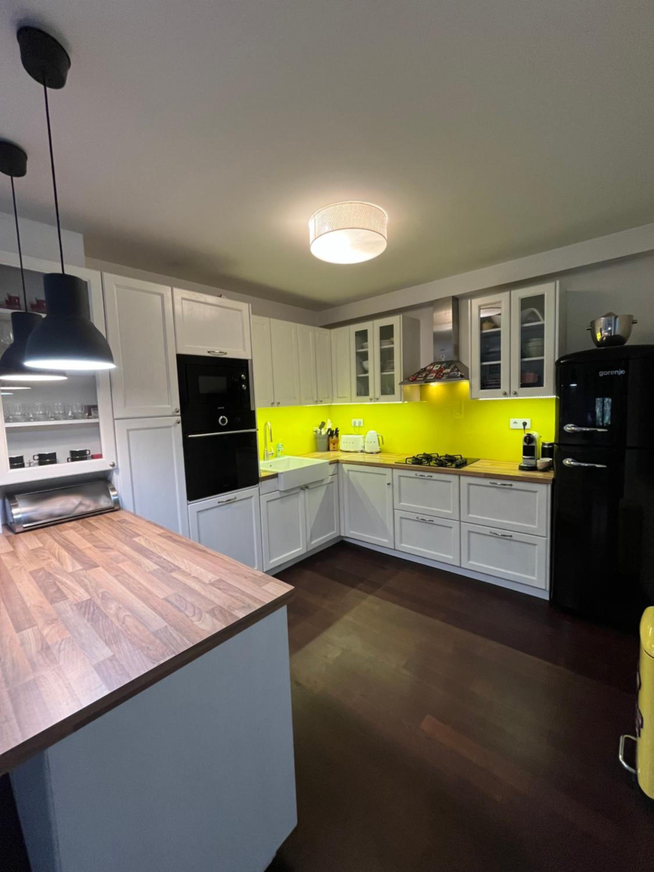 Three-Bedroom House photo 2