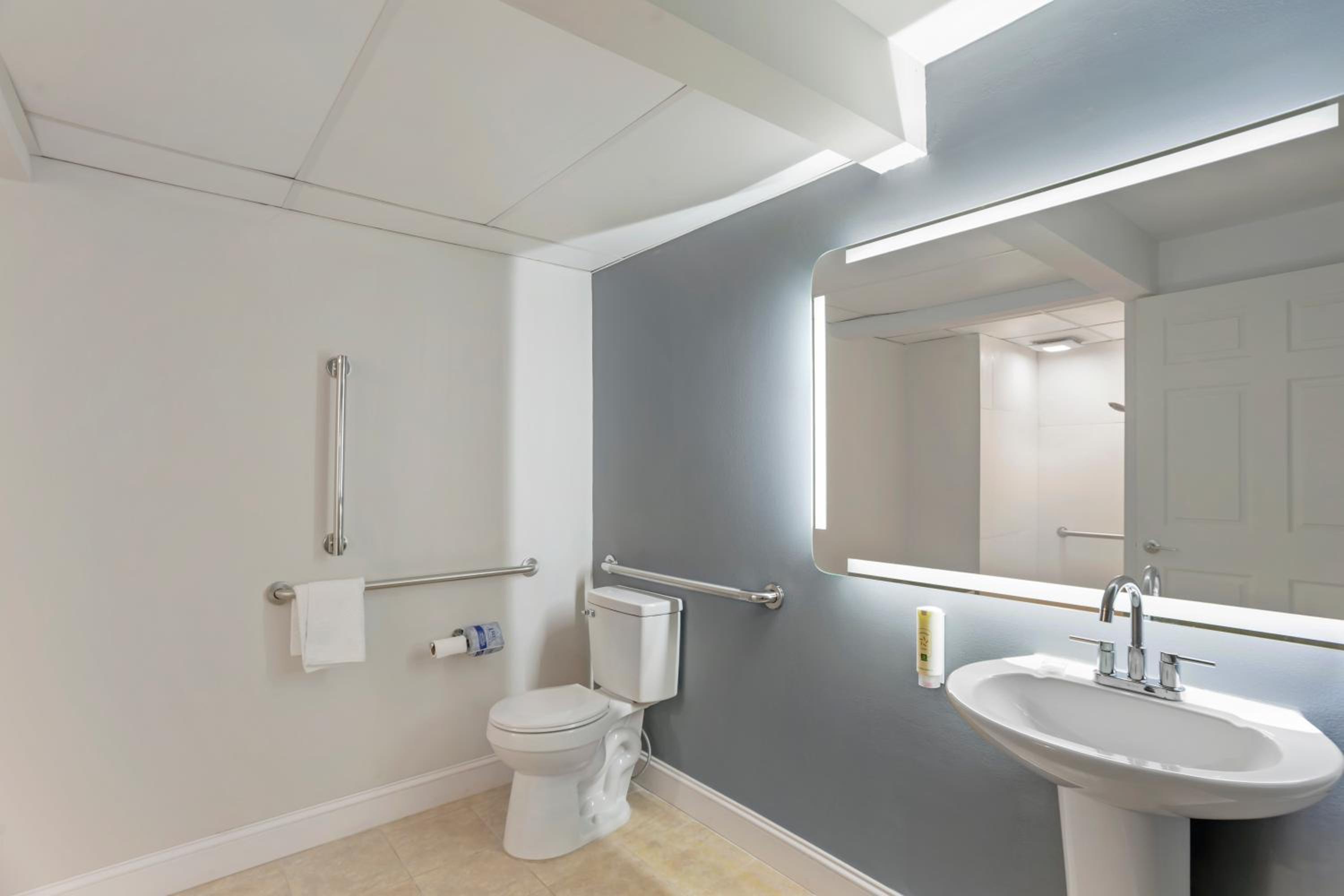 King Room - Disability Access/Non Smoking  photo 3