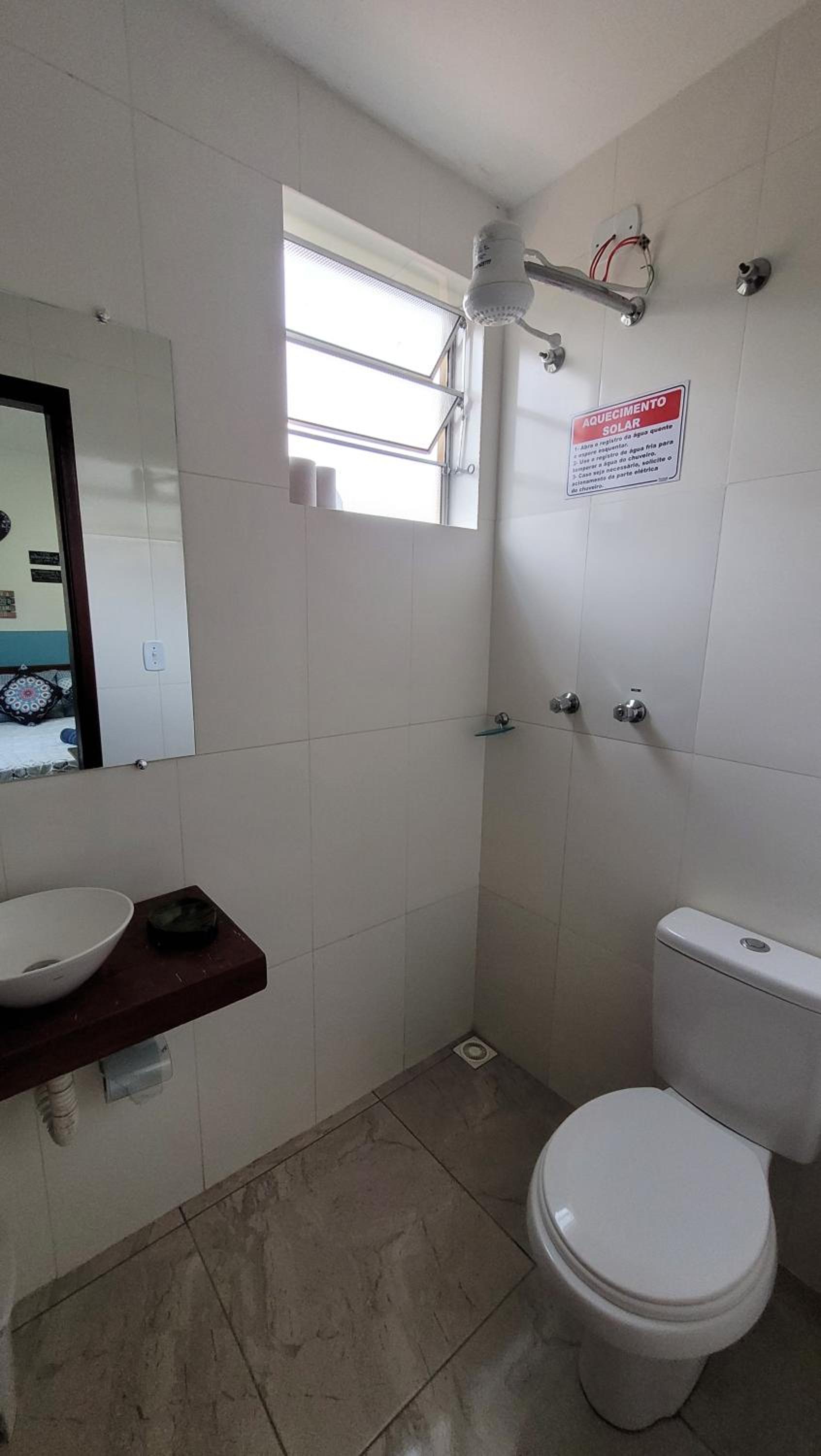 Quadruple Room with Private Bathroom - Photo 5