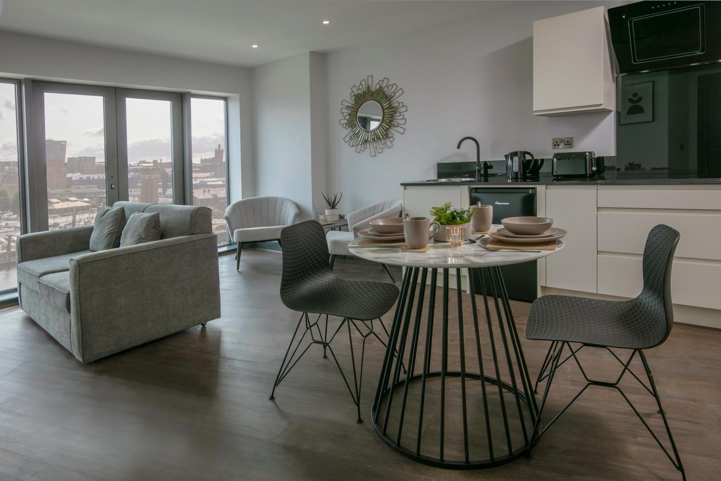 One-Bedroom Apartment with One Double Bed and Sofa Bed - Walk-In Shower/Non-Smoking - Photo 10