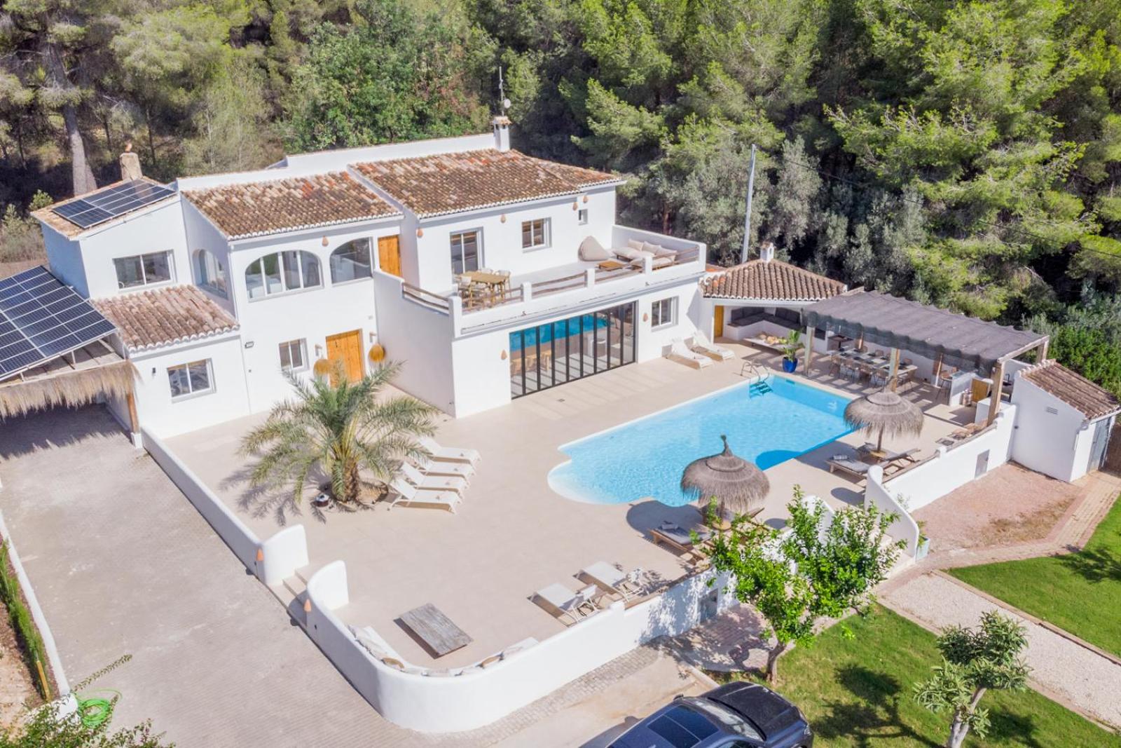 Villa photo 3