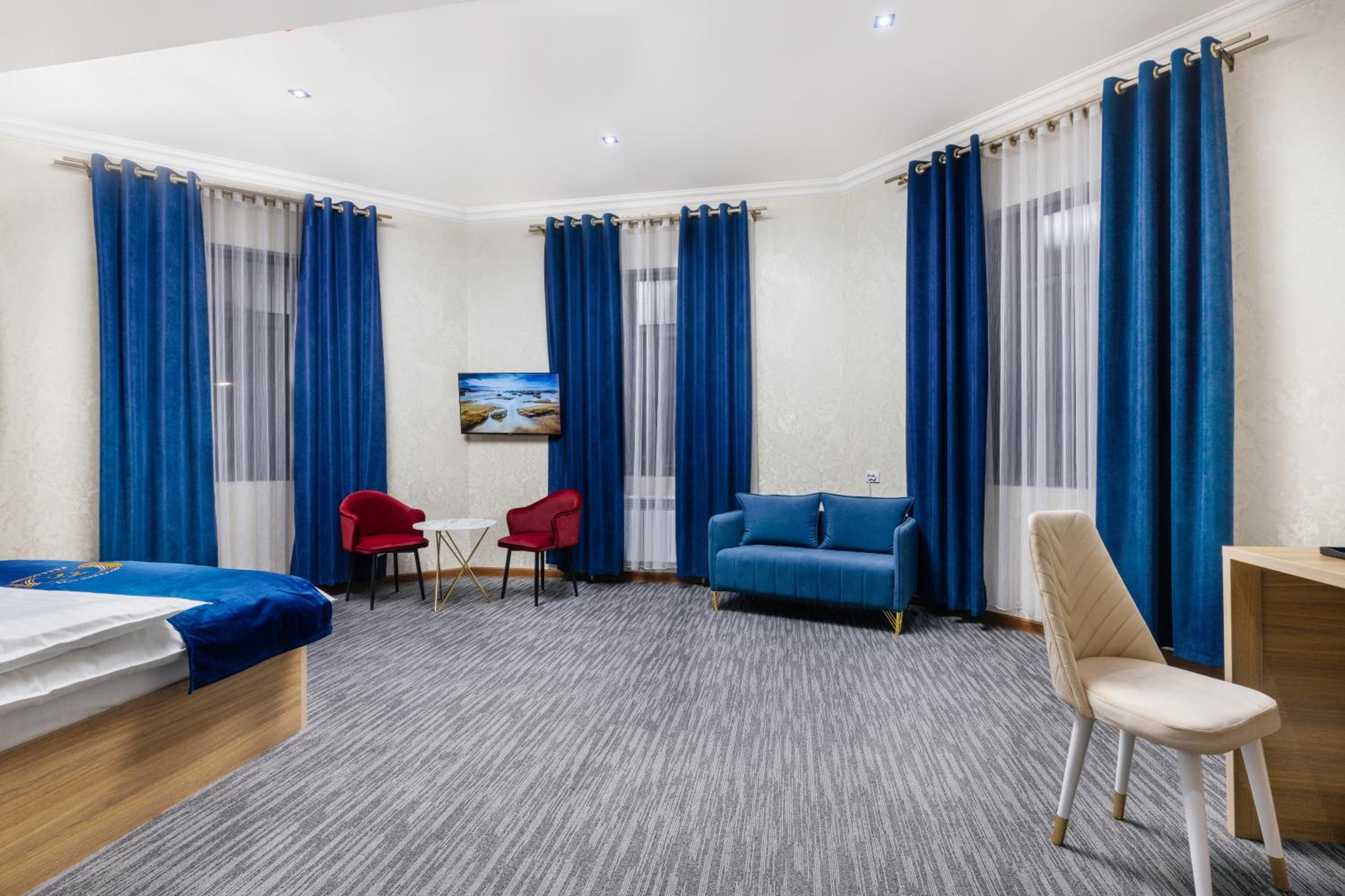Suite with City View