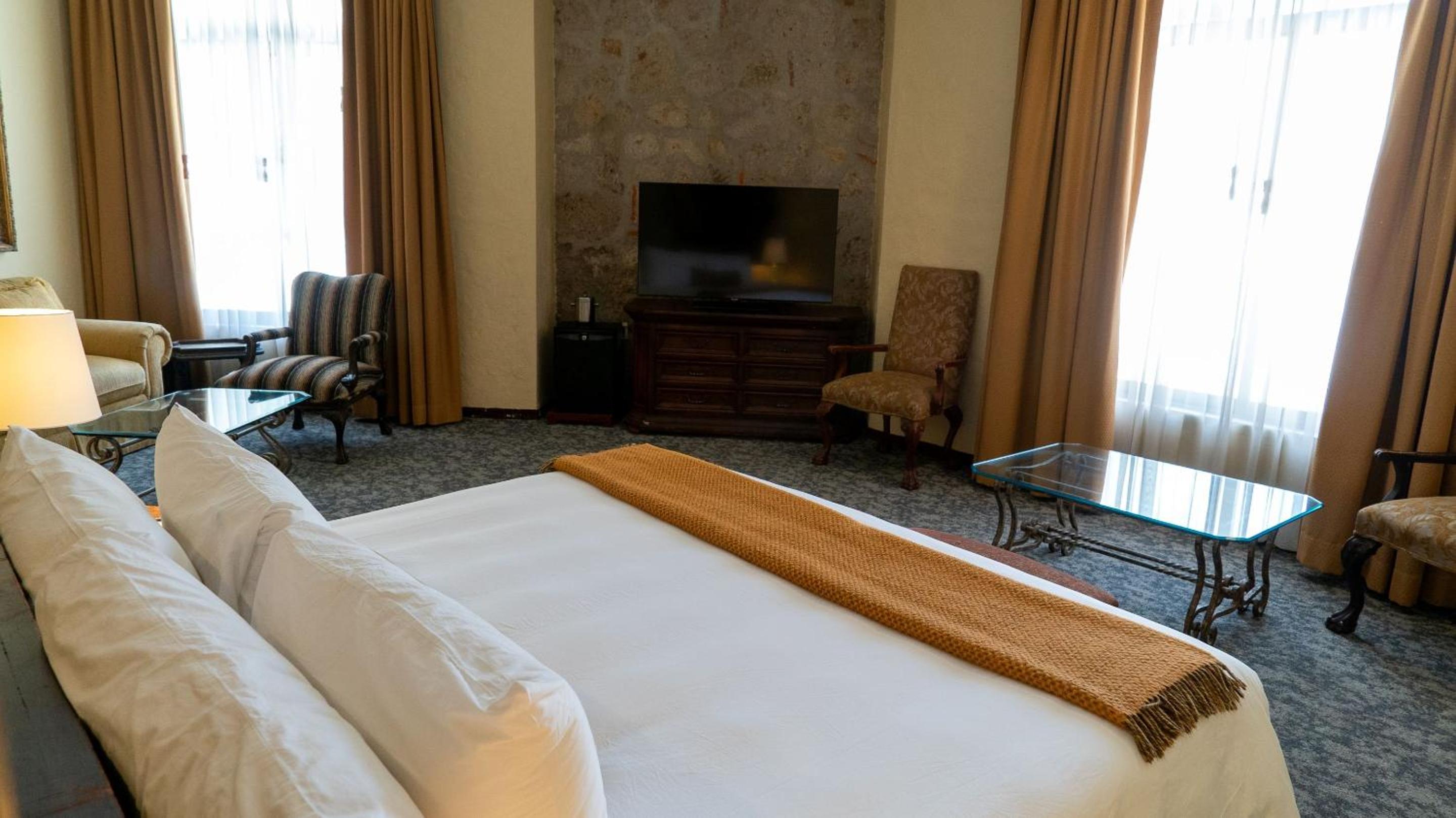 Governor Suite King - Photo 13