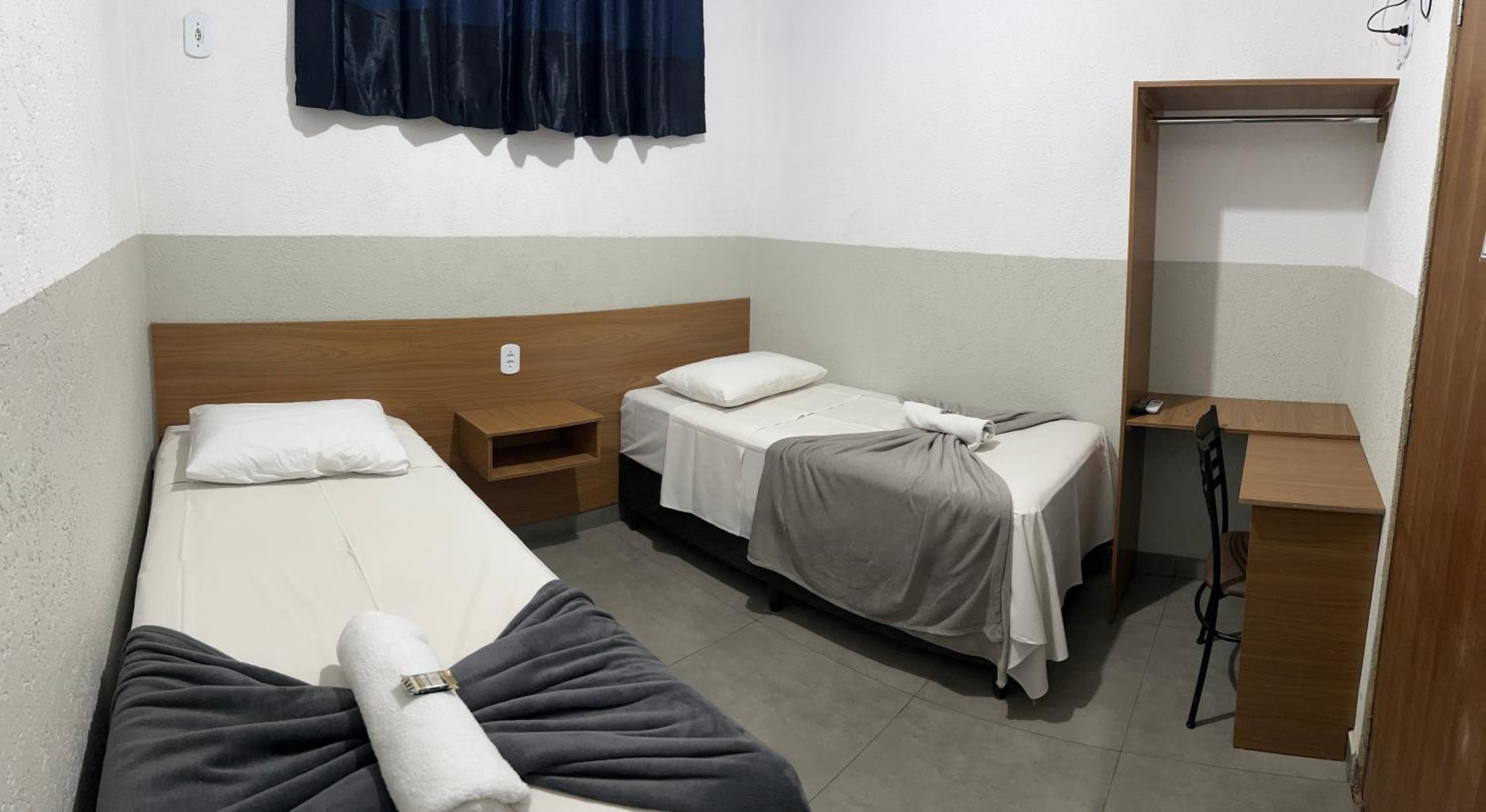 Economy Twin Room photo 3