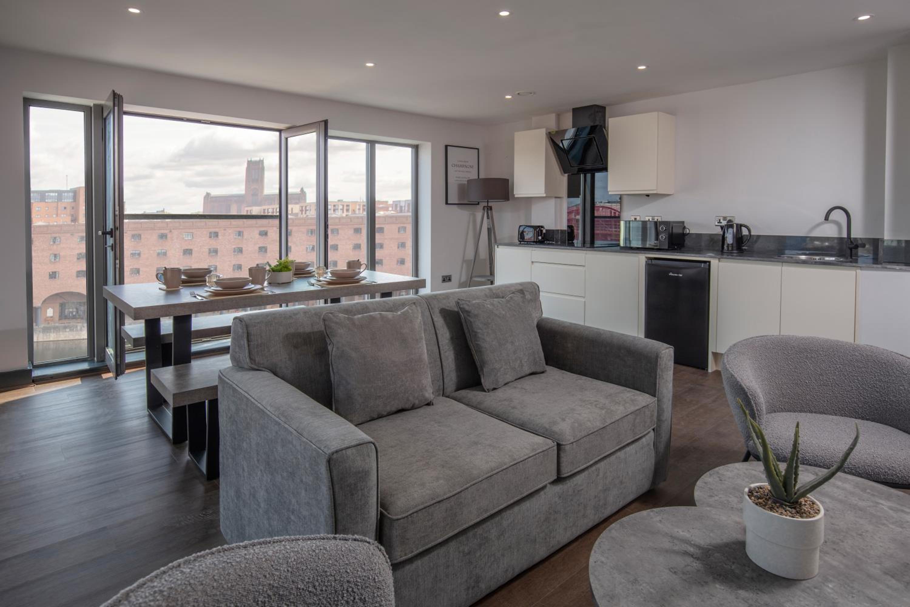 Two-Bedroom Apartment with One Double Bed, Two Single Beds and One Sofa Bed - Walk-In Shower/Non Smoking - Photo 11