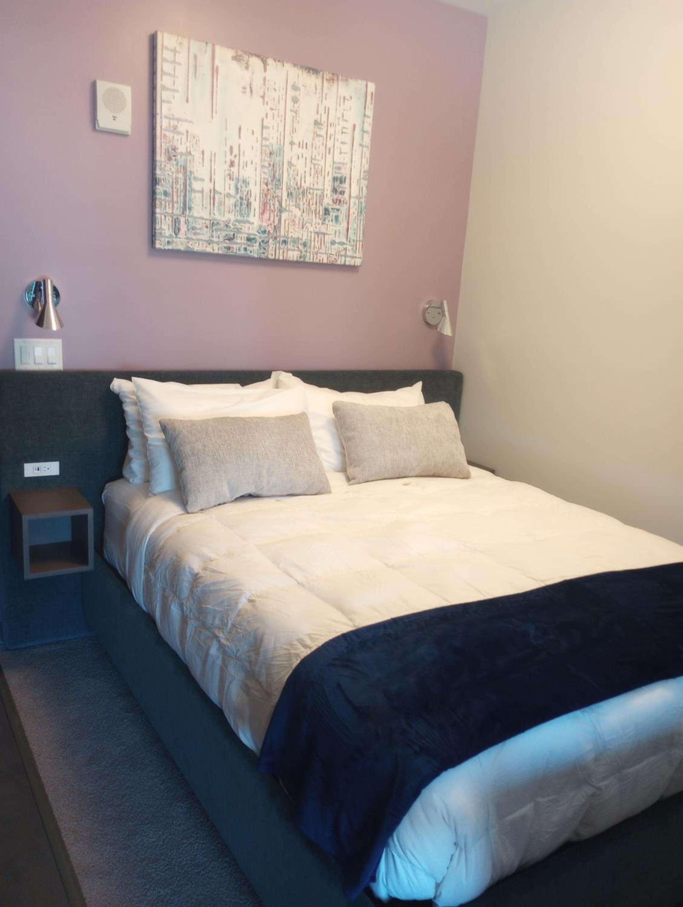Deluxe Queen Suite