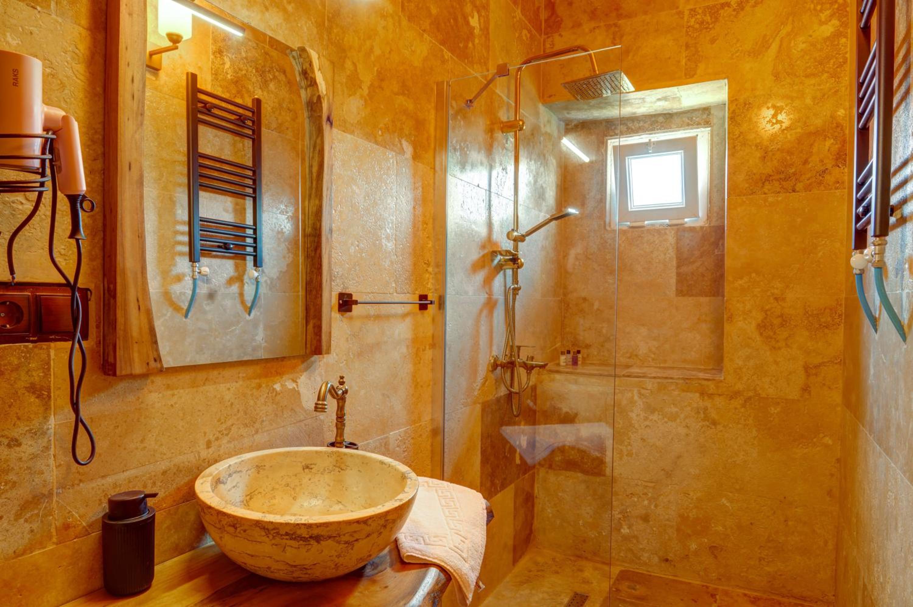Standard Double Room - Photo 2