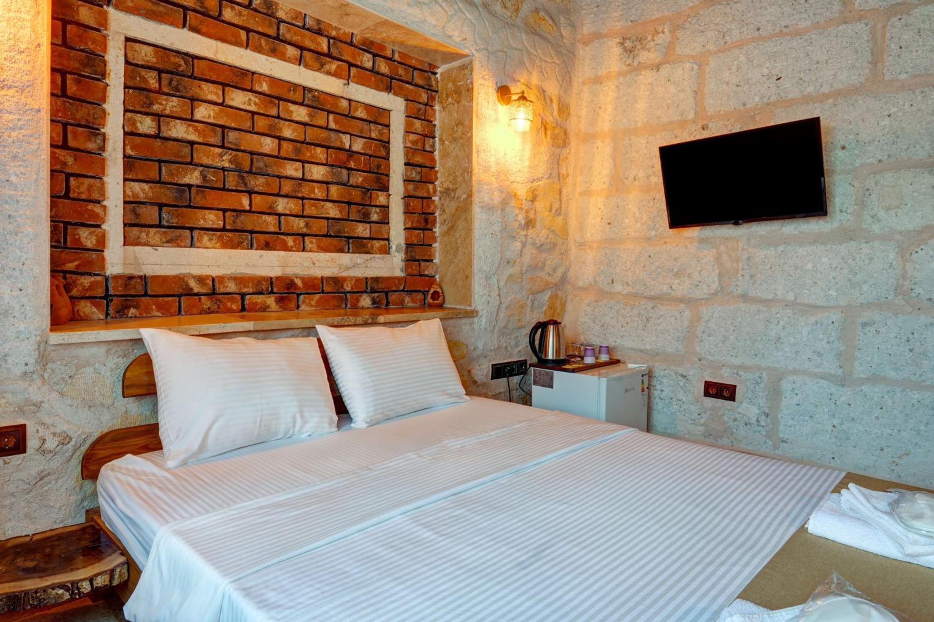 Standard Double Room - Photo 6