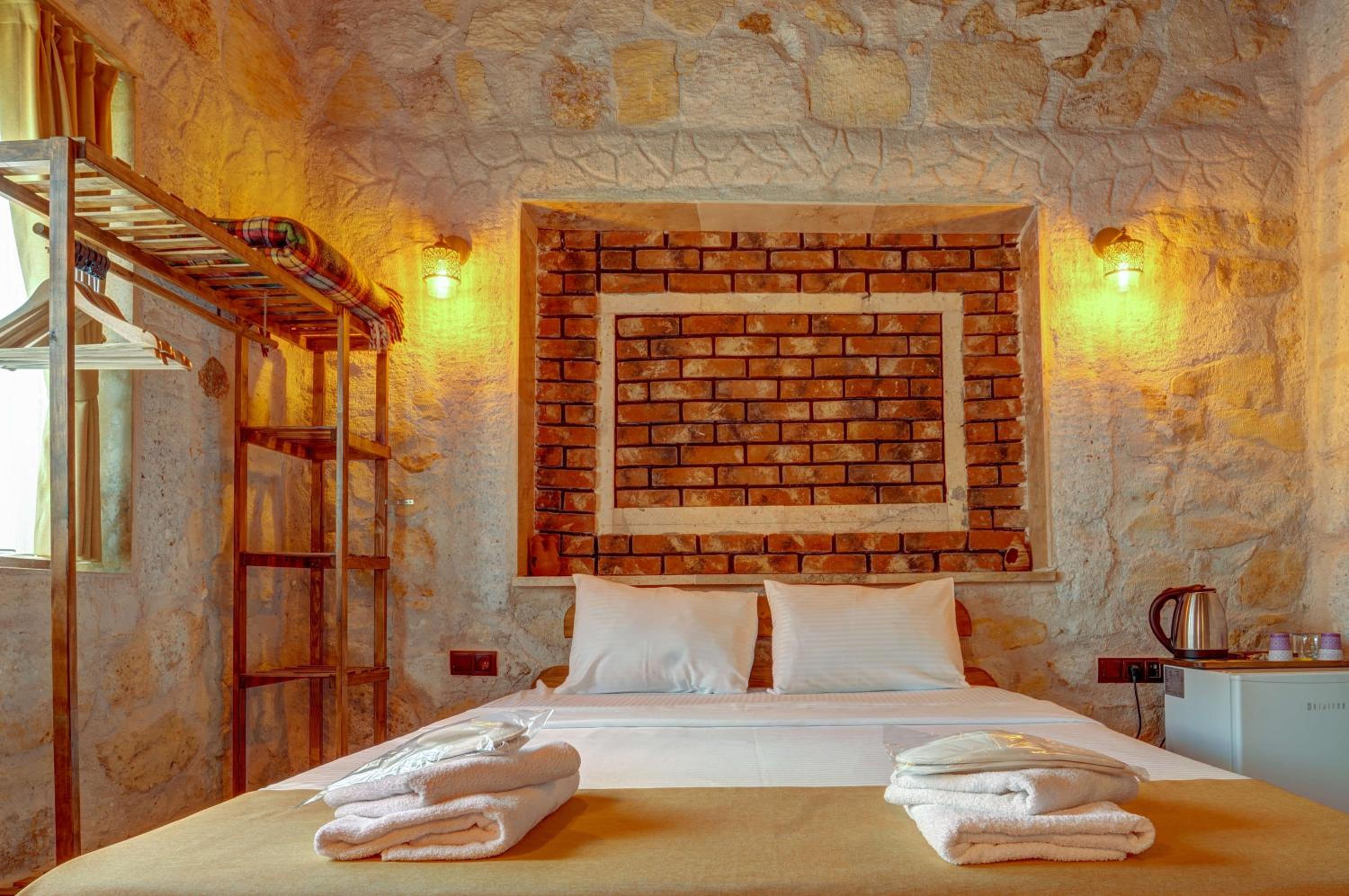 Standard Double Room - Photo 5