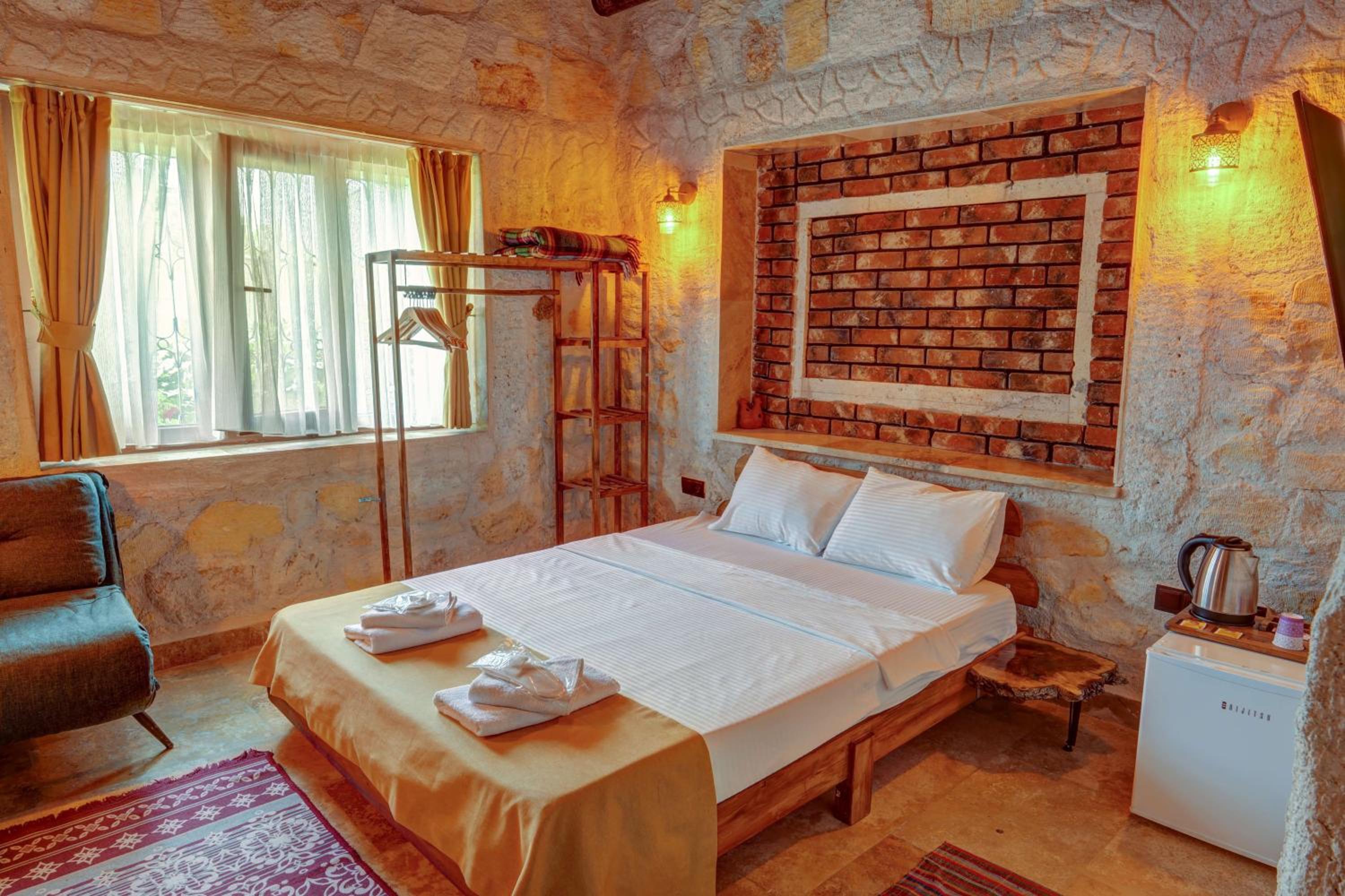 Standard Double Room - Photo 7