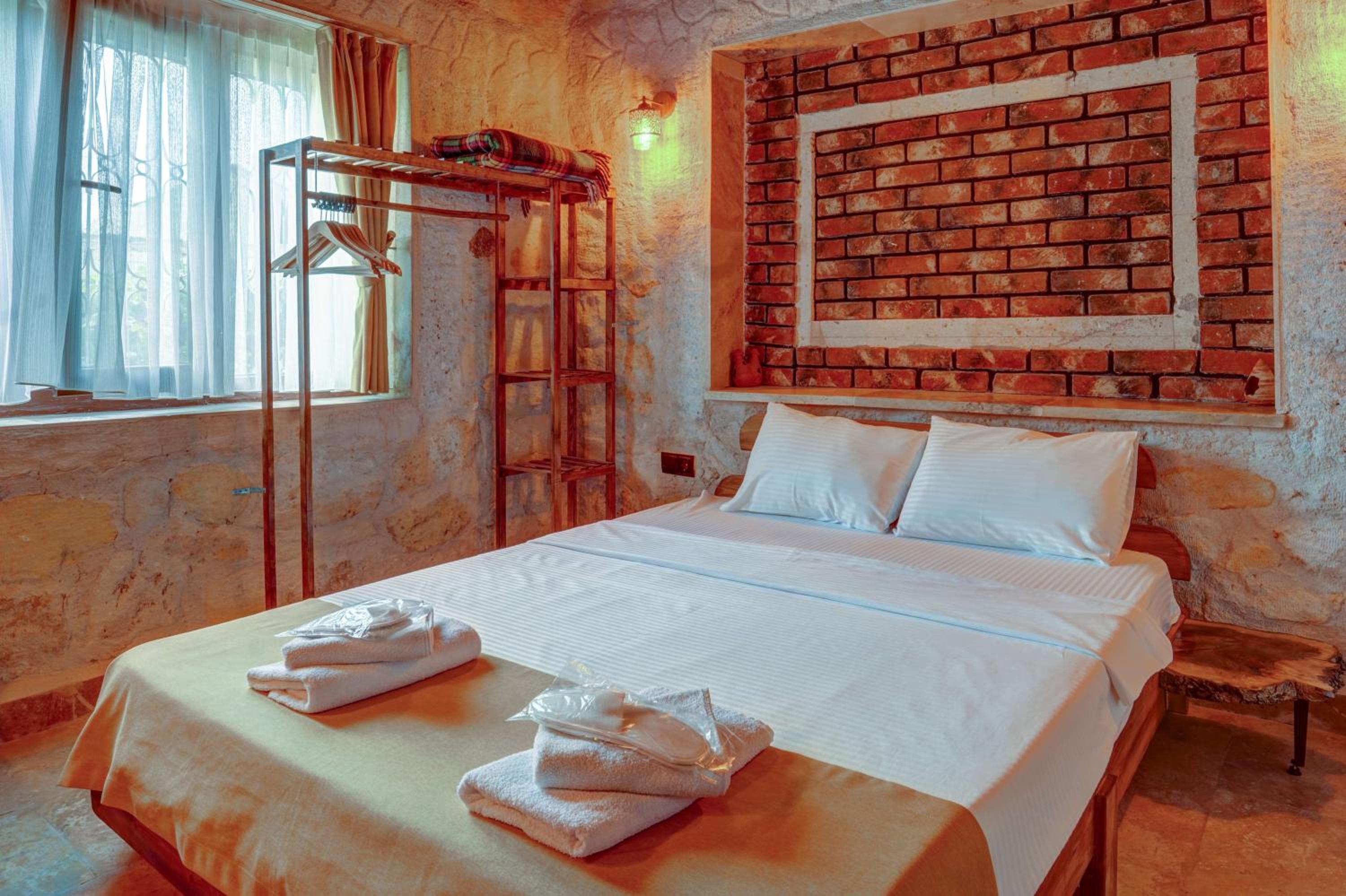 Standard Double Room - Photo 1