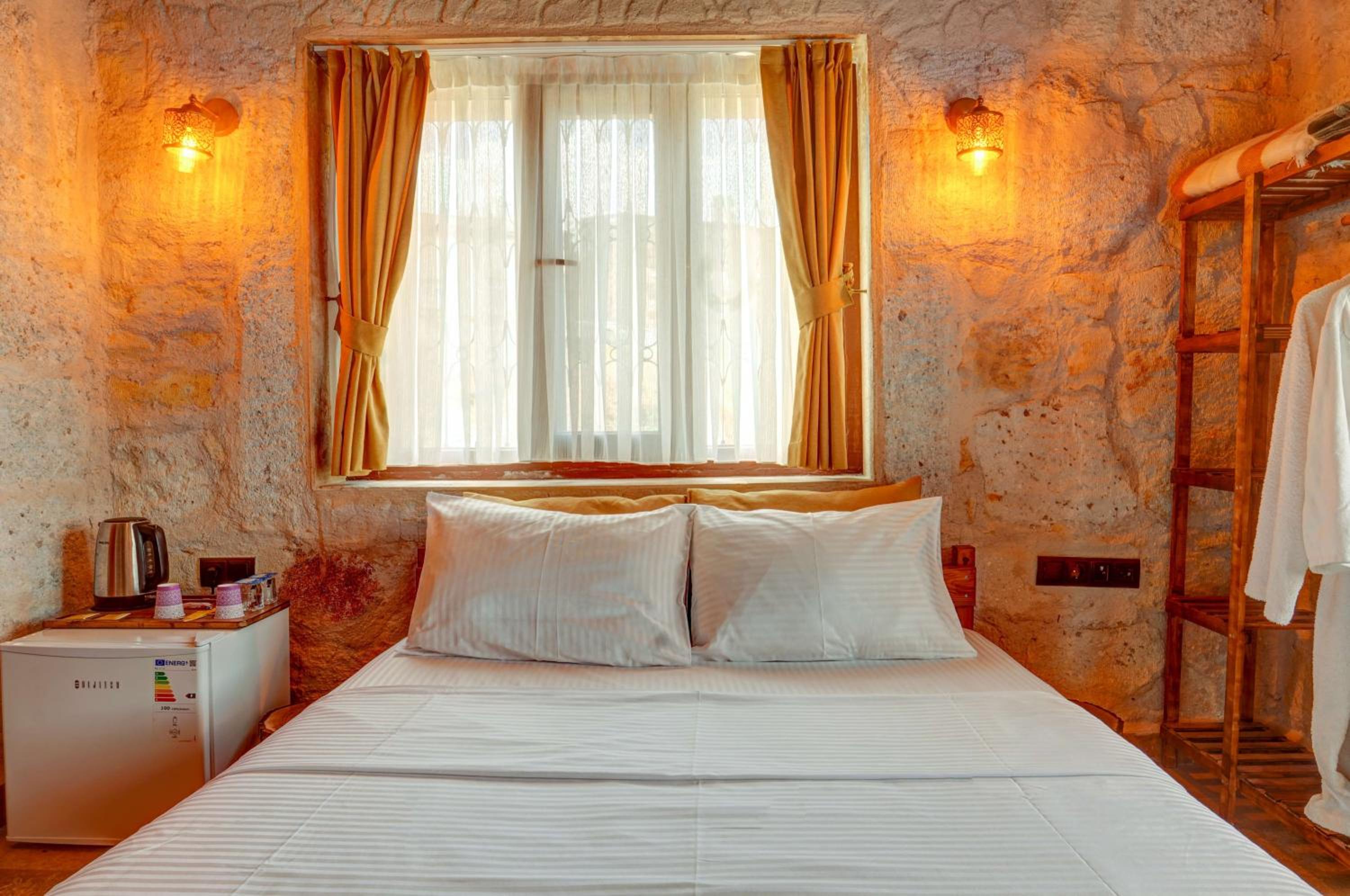 Deluxe Room - Photo 8