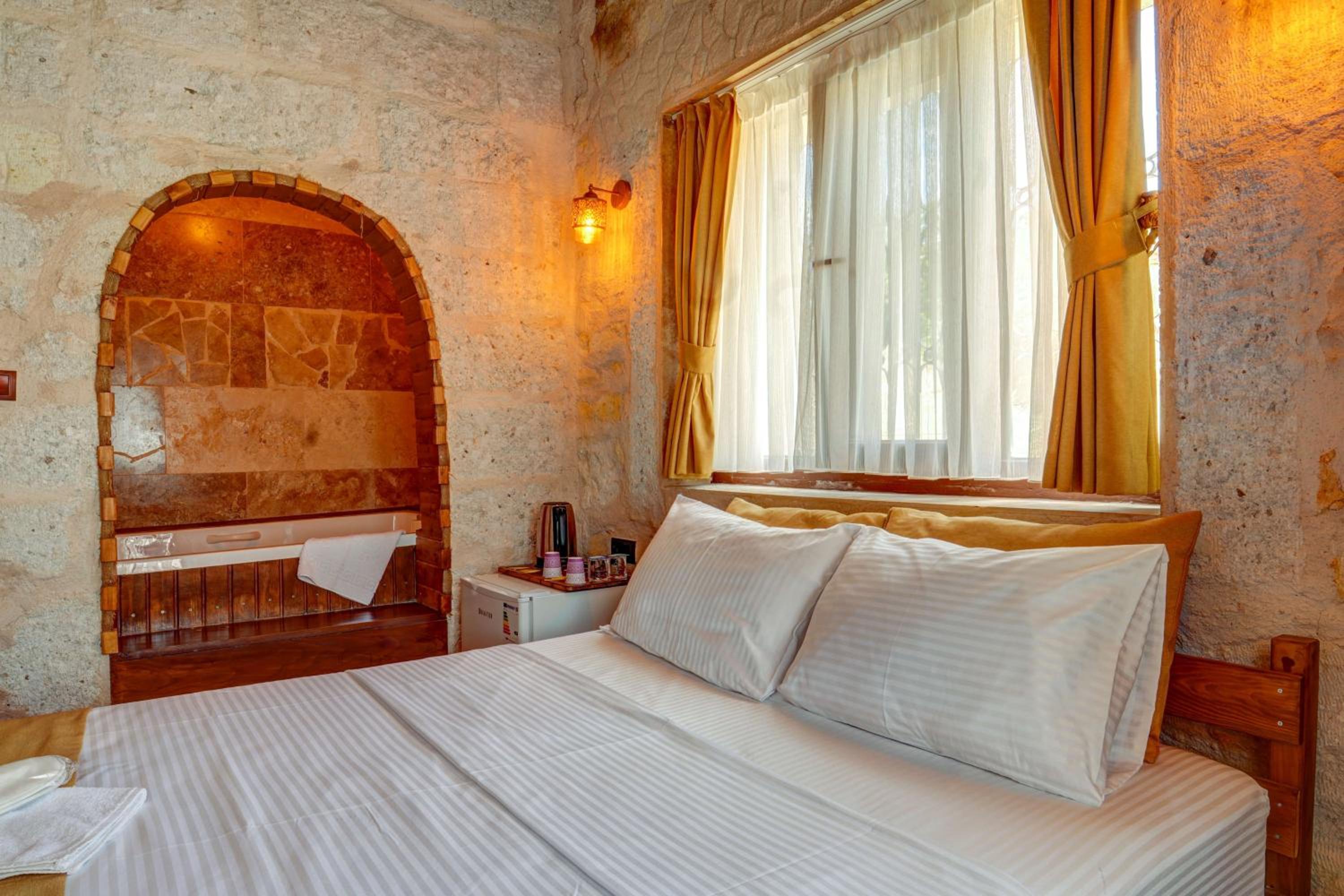 Deluxe Room - Photo 6