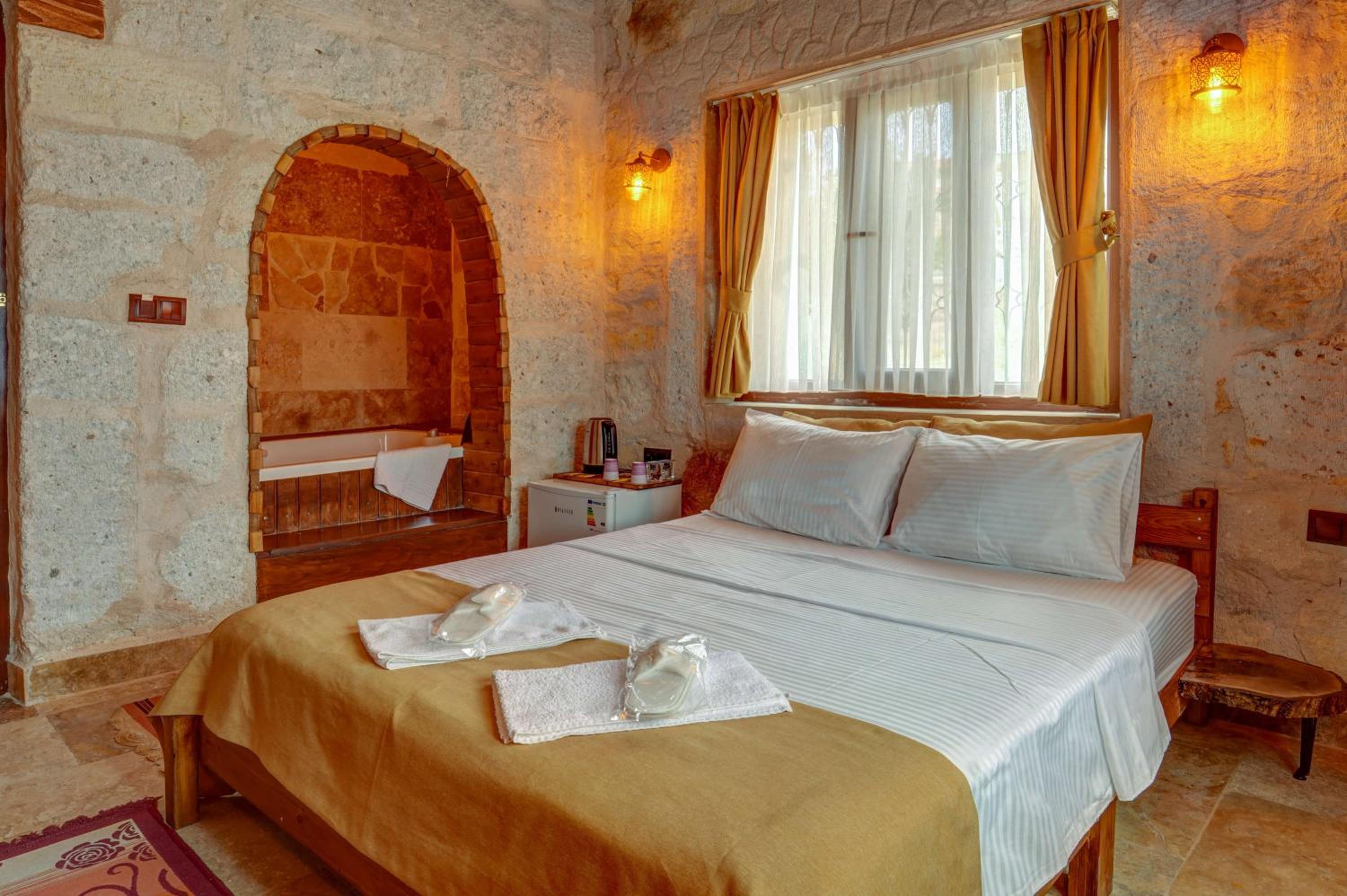 Deluxe Room - Photo 1