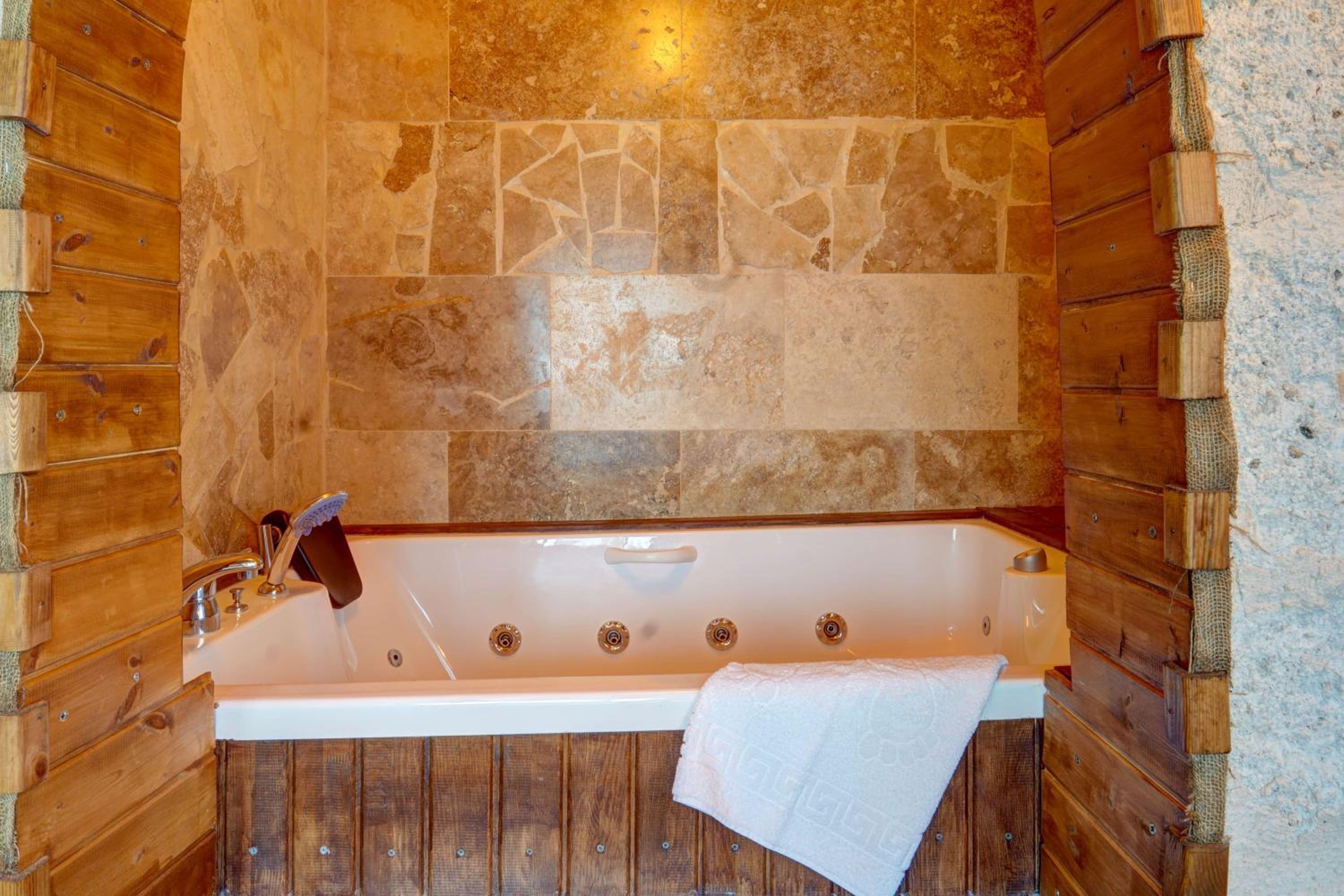 Deluxe Room - Photo 7