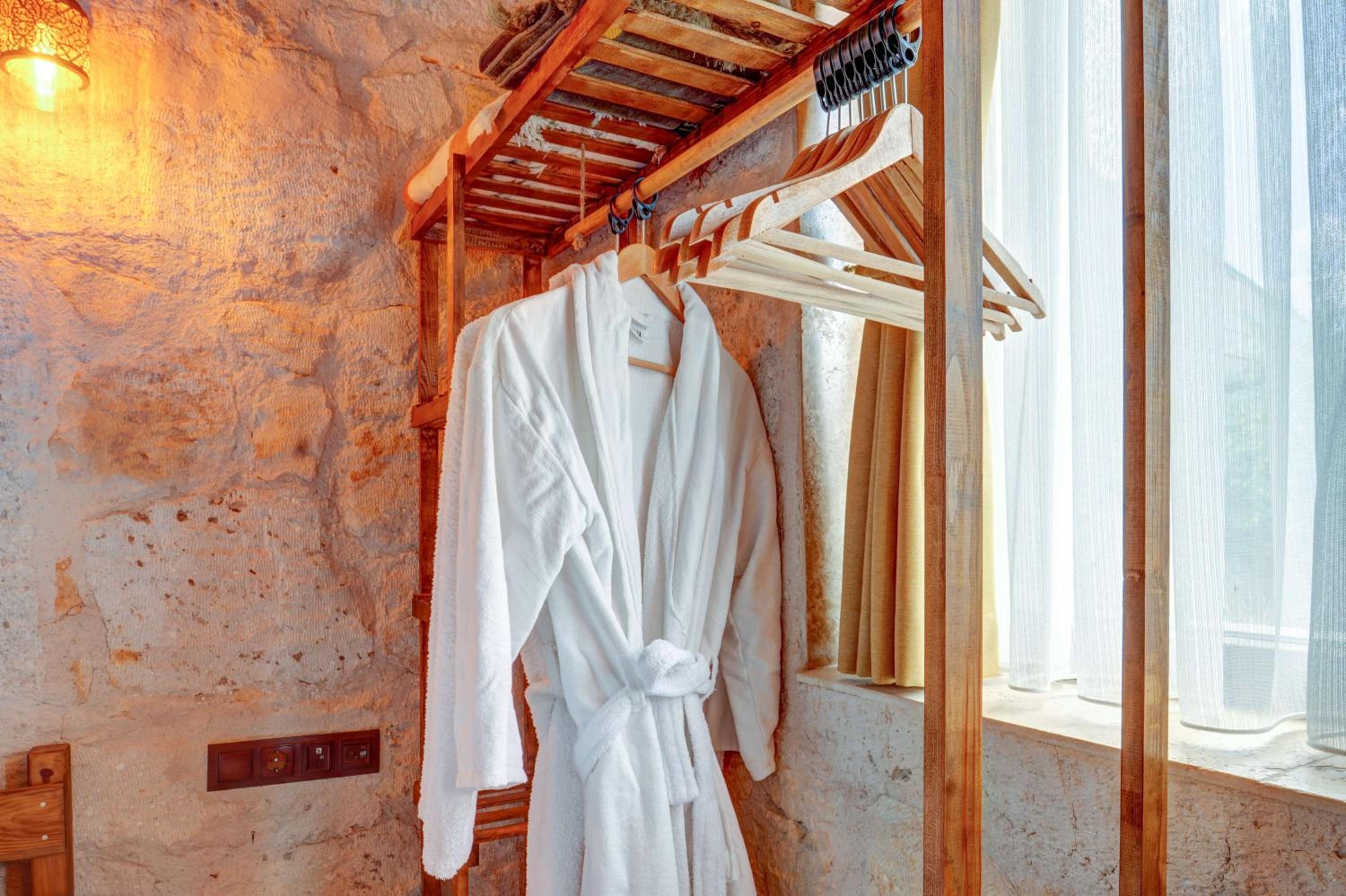 Deluxe Room - Photo 2