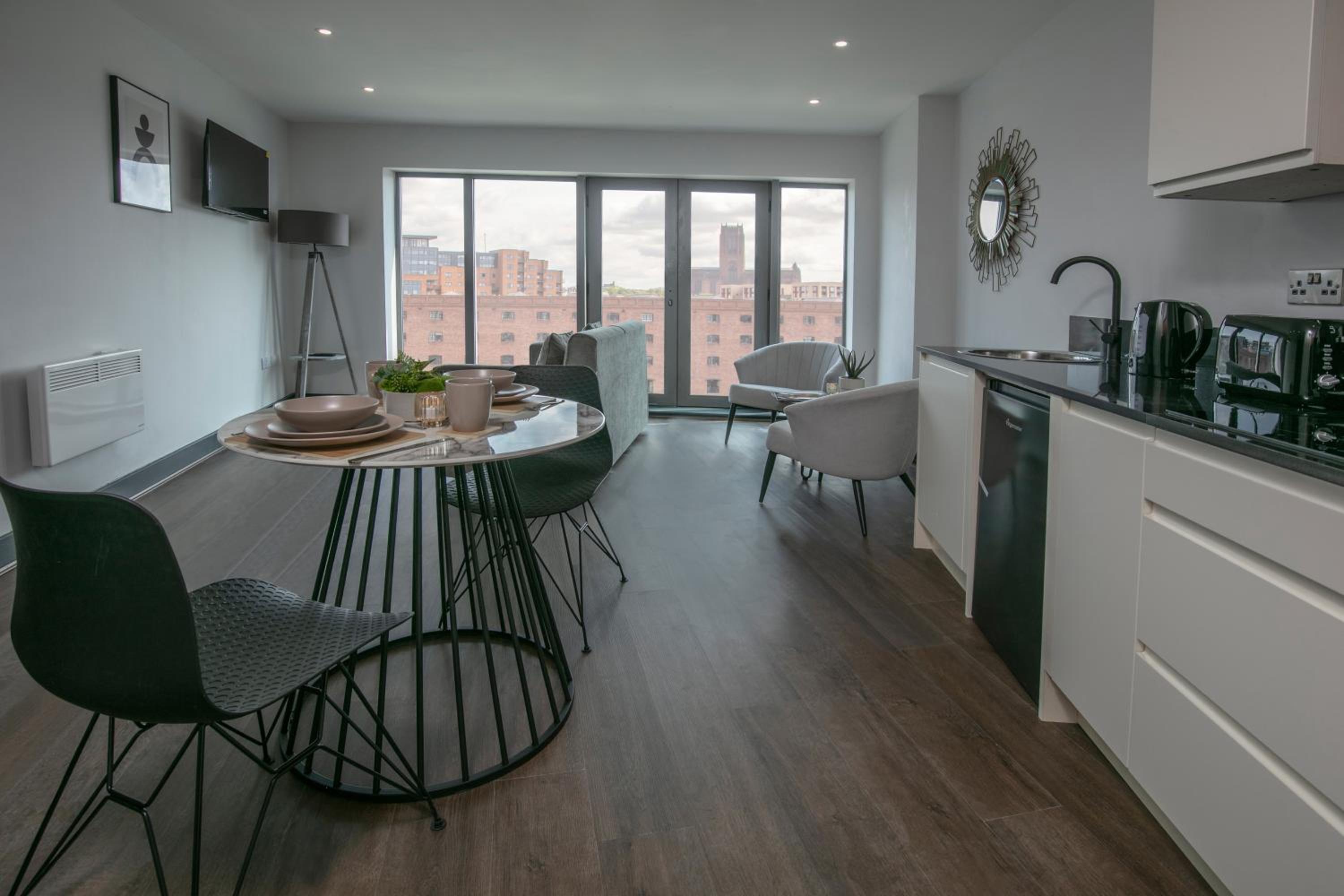 One-Bedroom Apartment with One Double Bed and Sofa Bed - Walk-In Shower/Non-Smoking - Photo 3