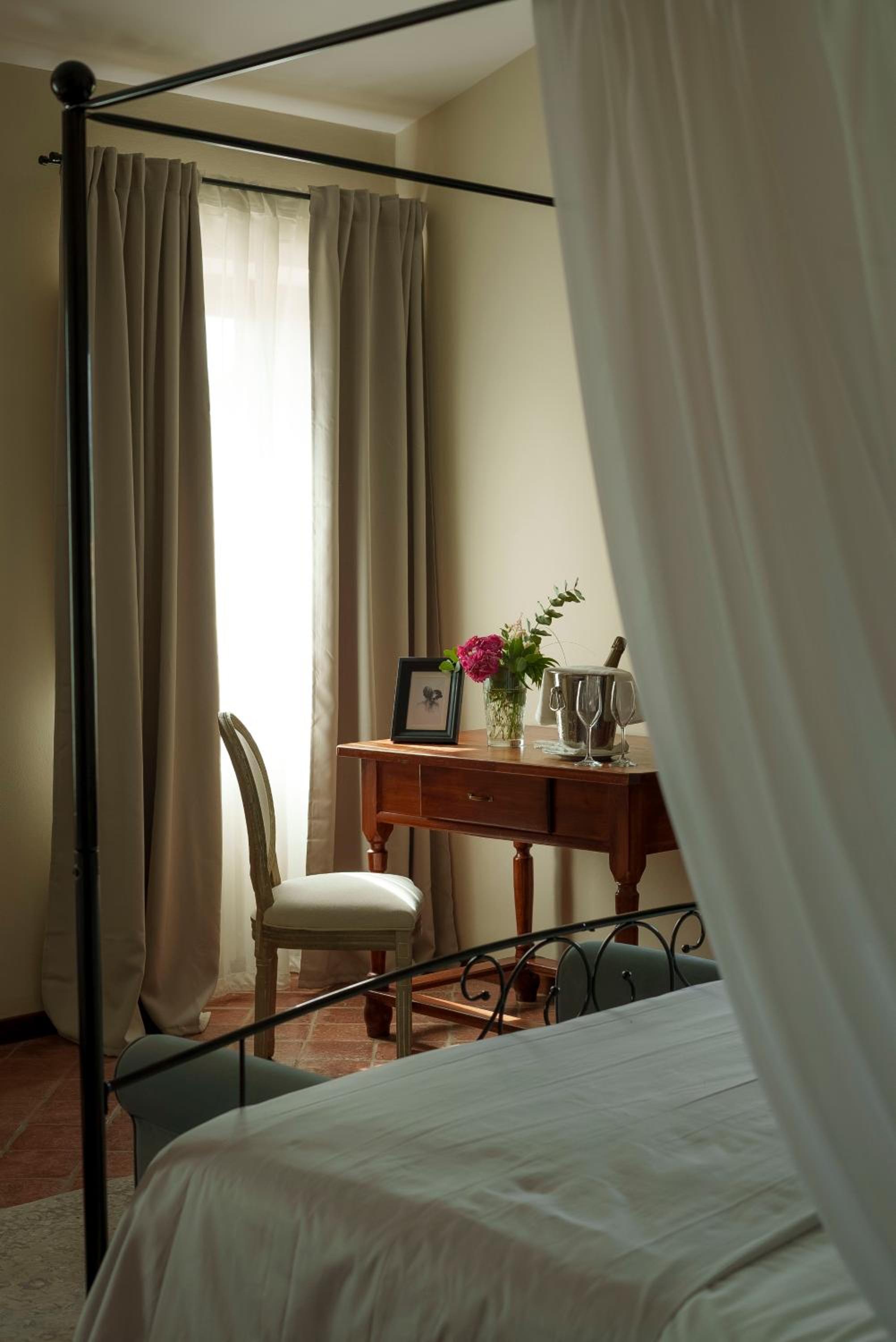 Quadruple Room with Private Bathroom photo 3