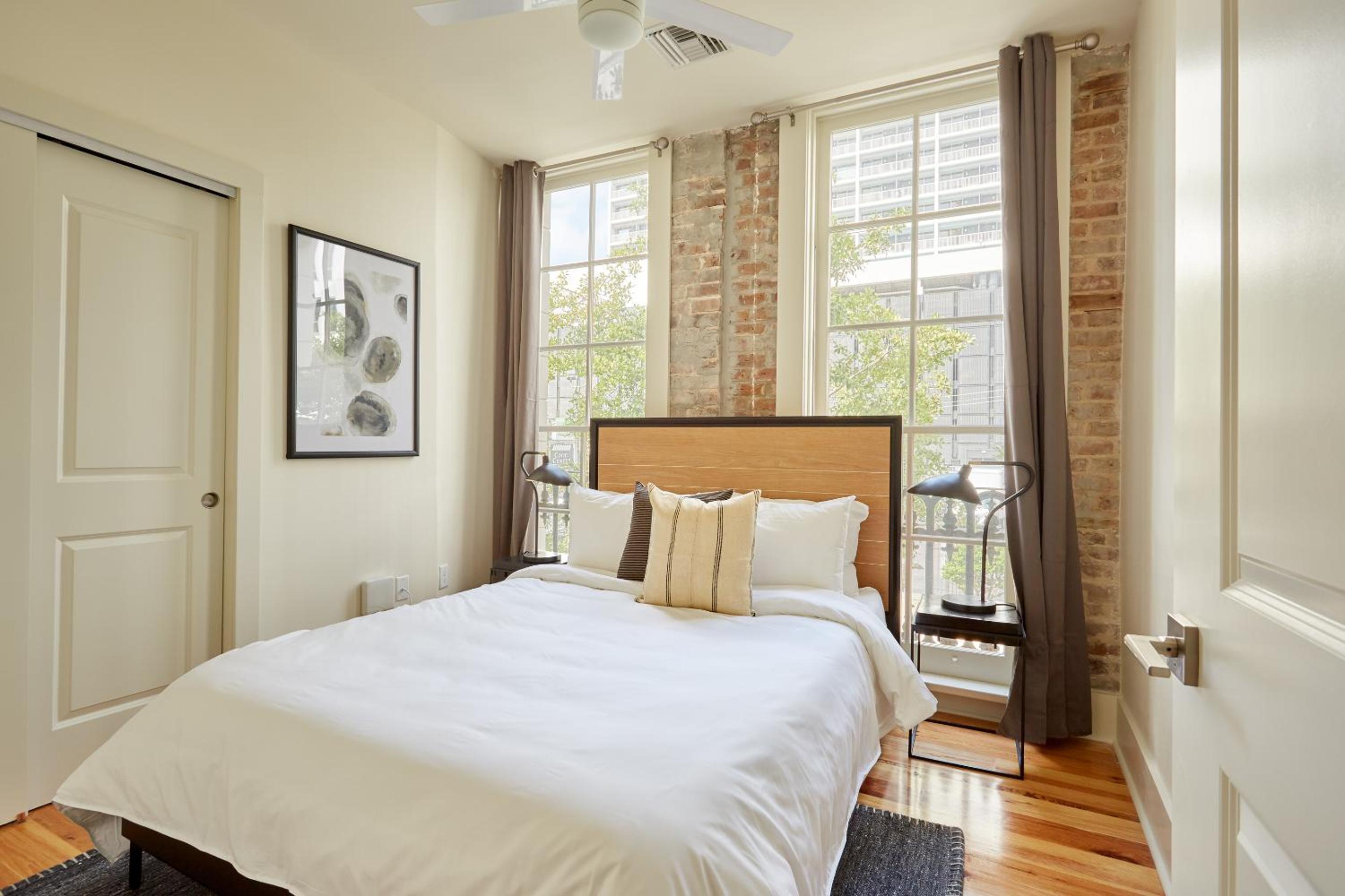Three-Bedroom Apartment - Photo 8