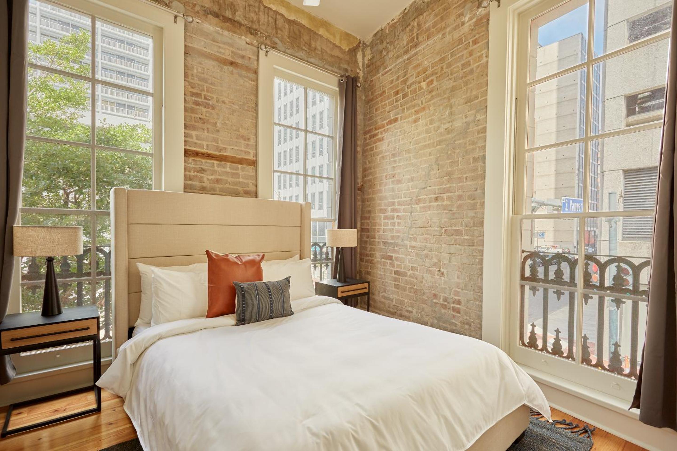 Three-Bedroom Apartment - Photo 7