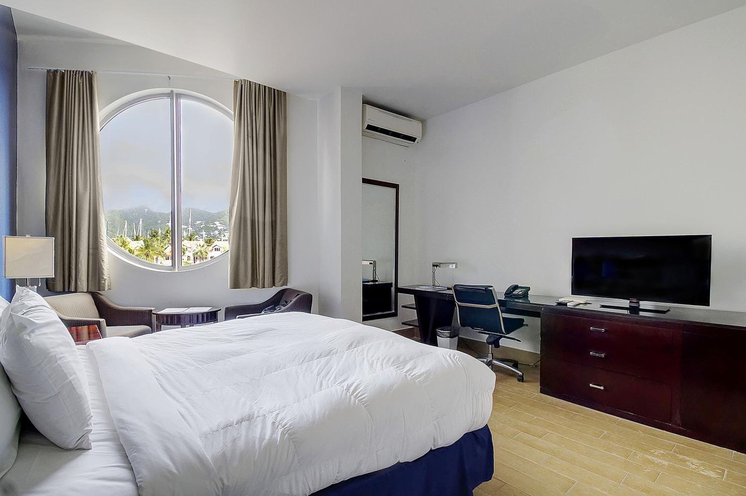 King Room with Mountain View