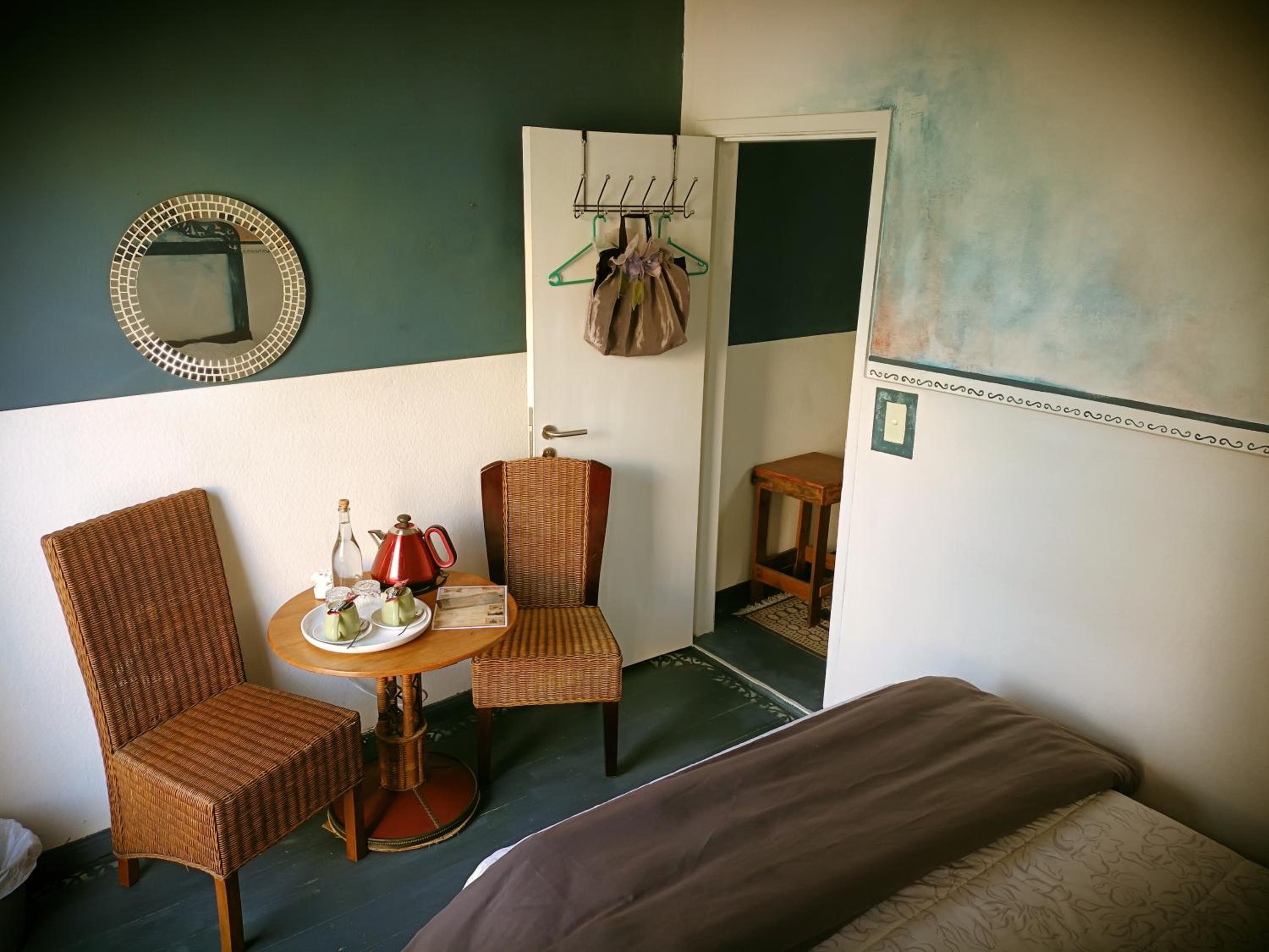 Budget Double Room photo 3