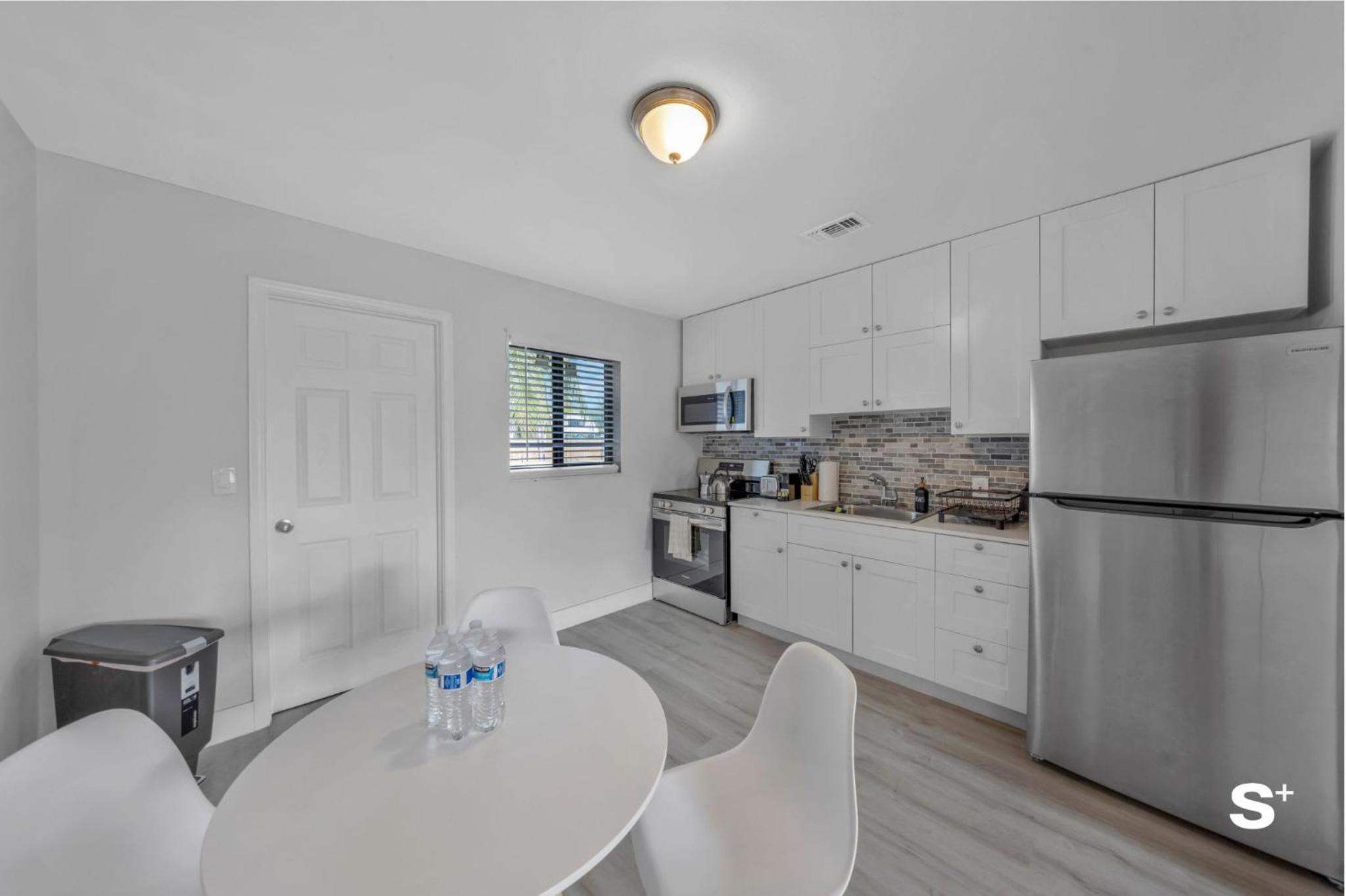 Apartment photo 2