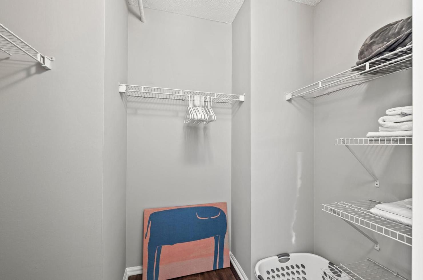 Apartment photo 2